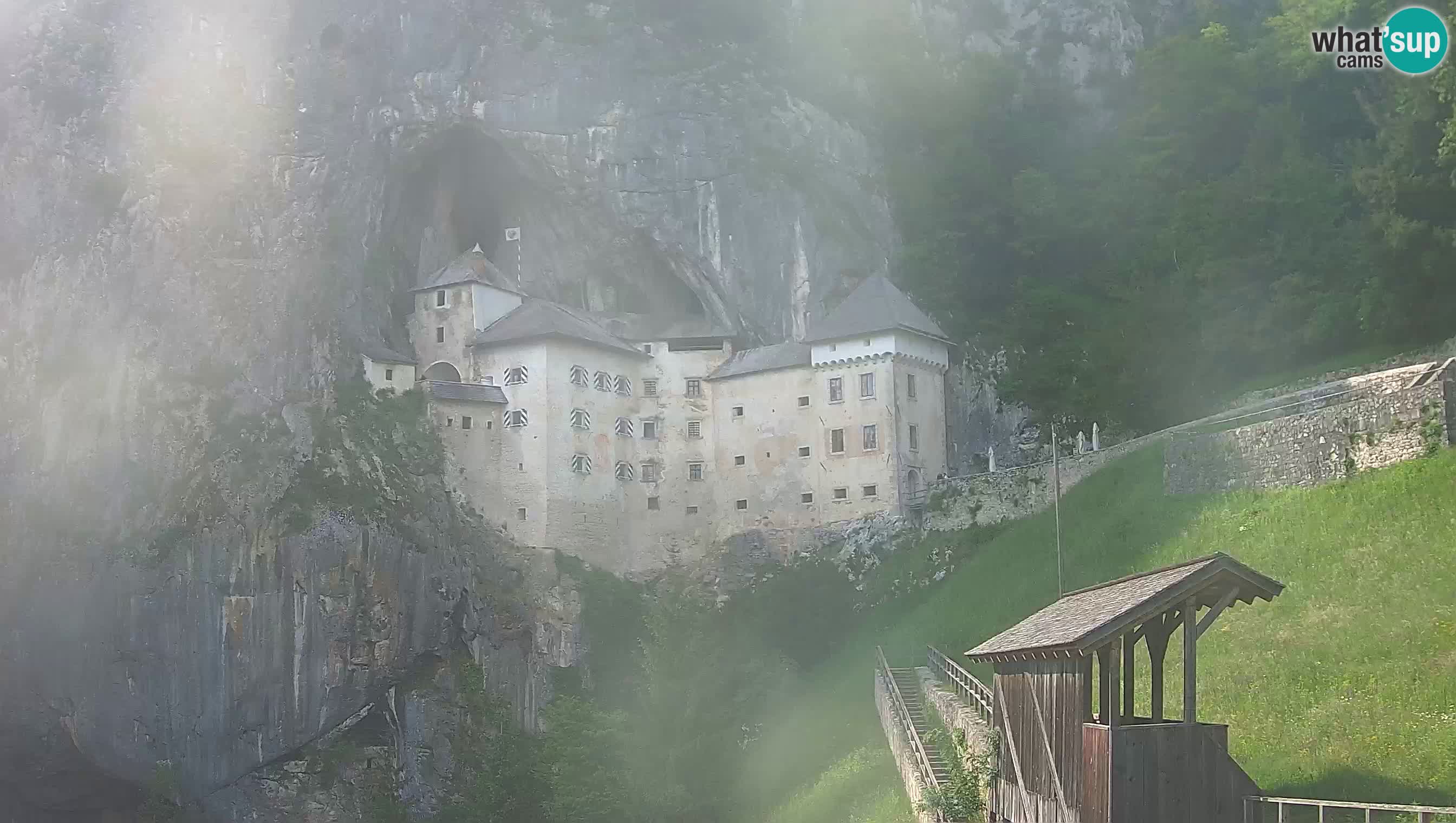 Web kamera Predjamski dvorac – Postojna – Slovenija