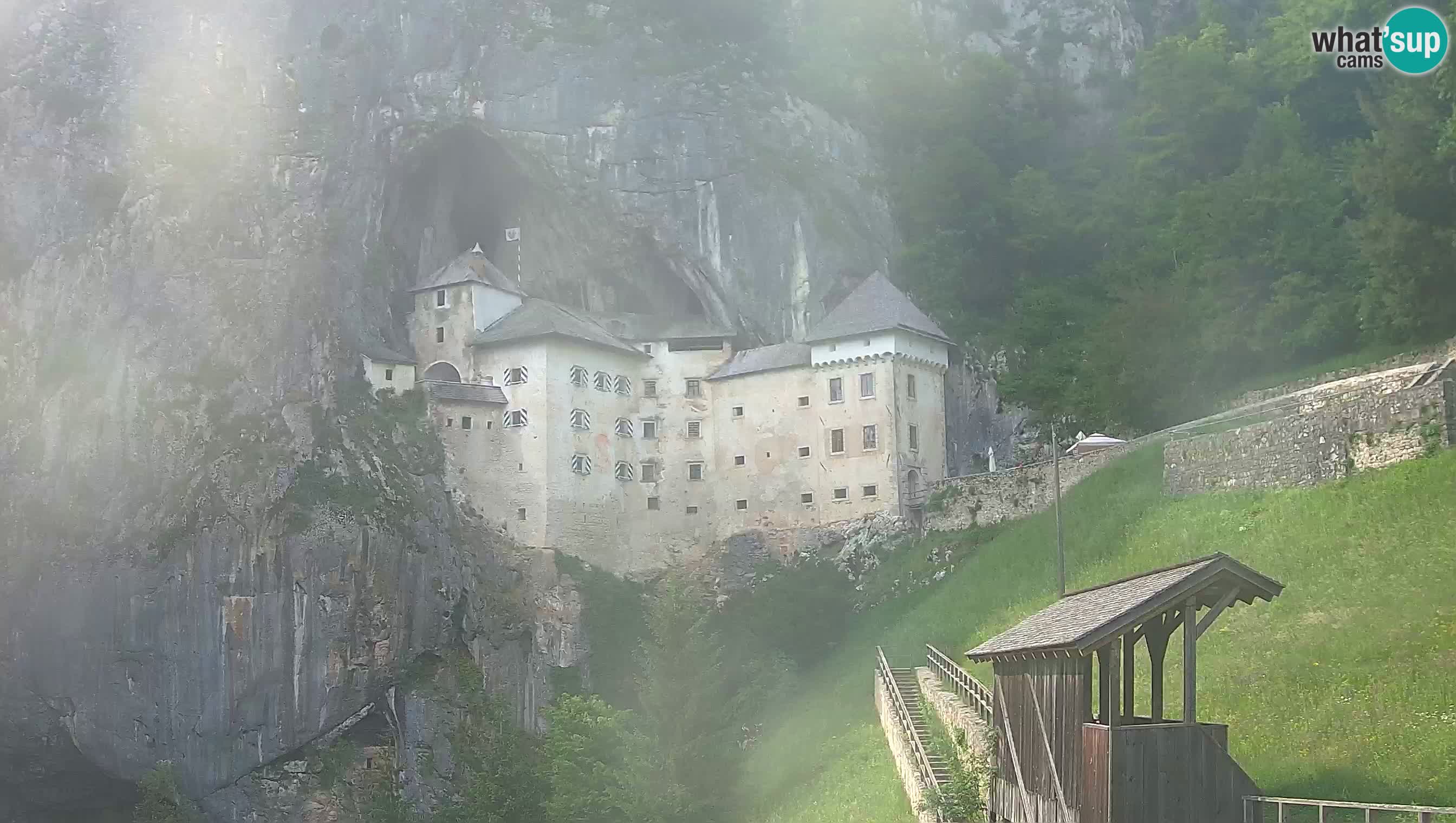 Web kamera Predjamski dvorac – Postojna – Slovenija