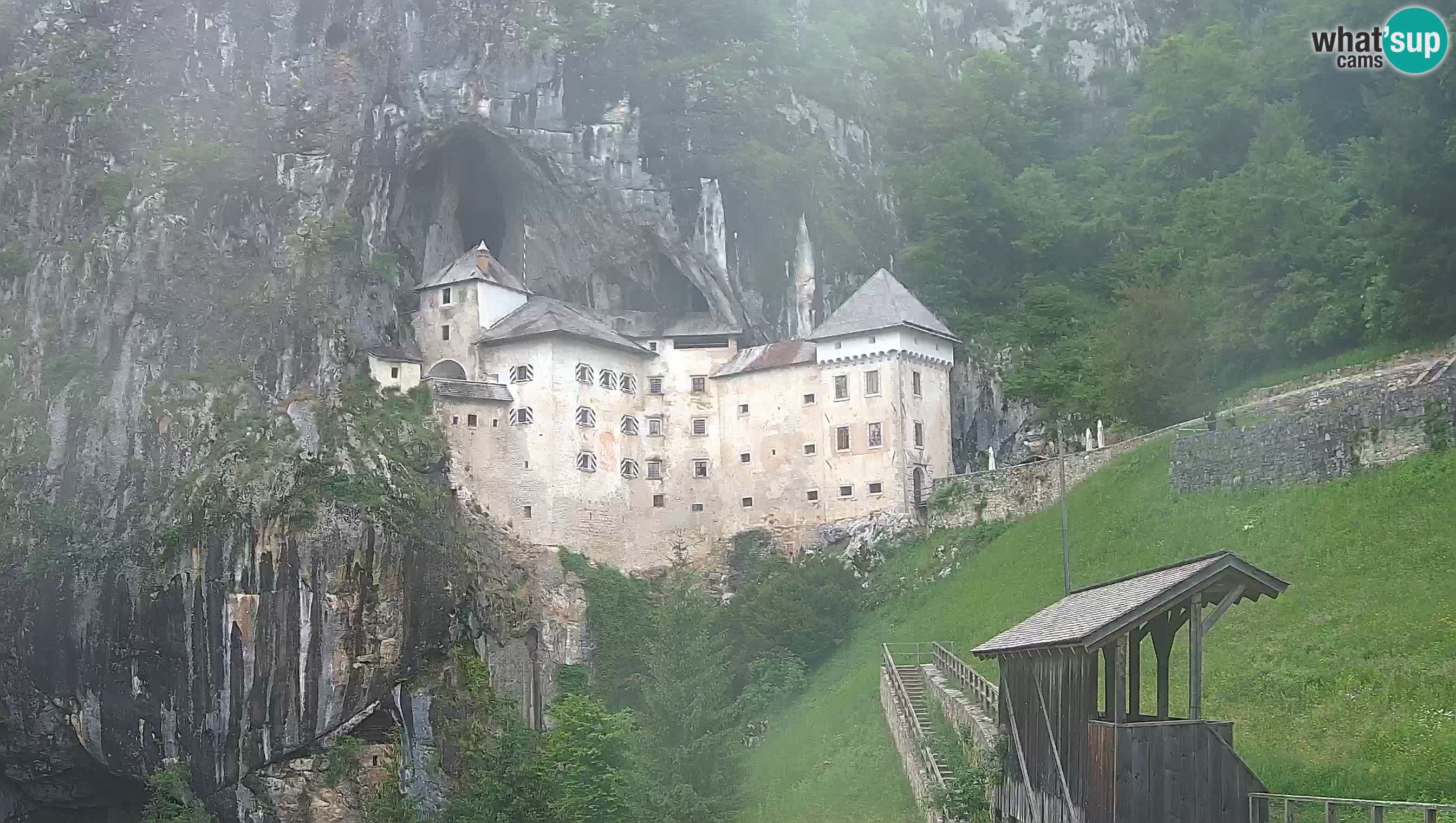 Web kamera Predjamski dvorac – Postojna – Slovenija