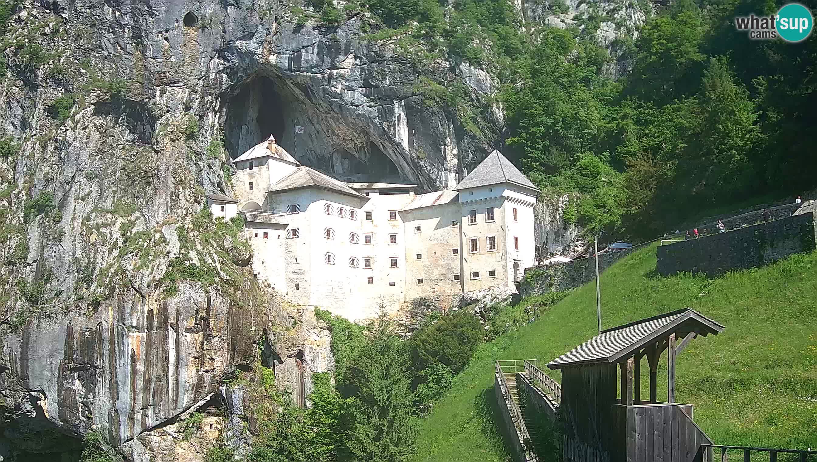 Spletna kamera Predjamski grad – Grad Predjama – Postojna