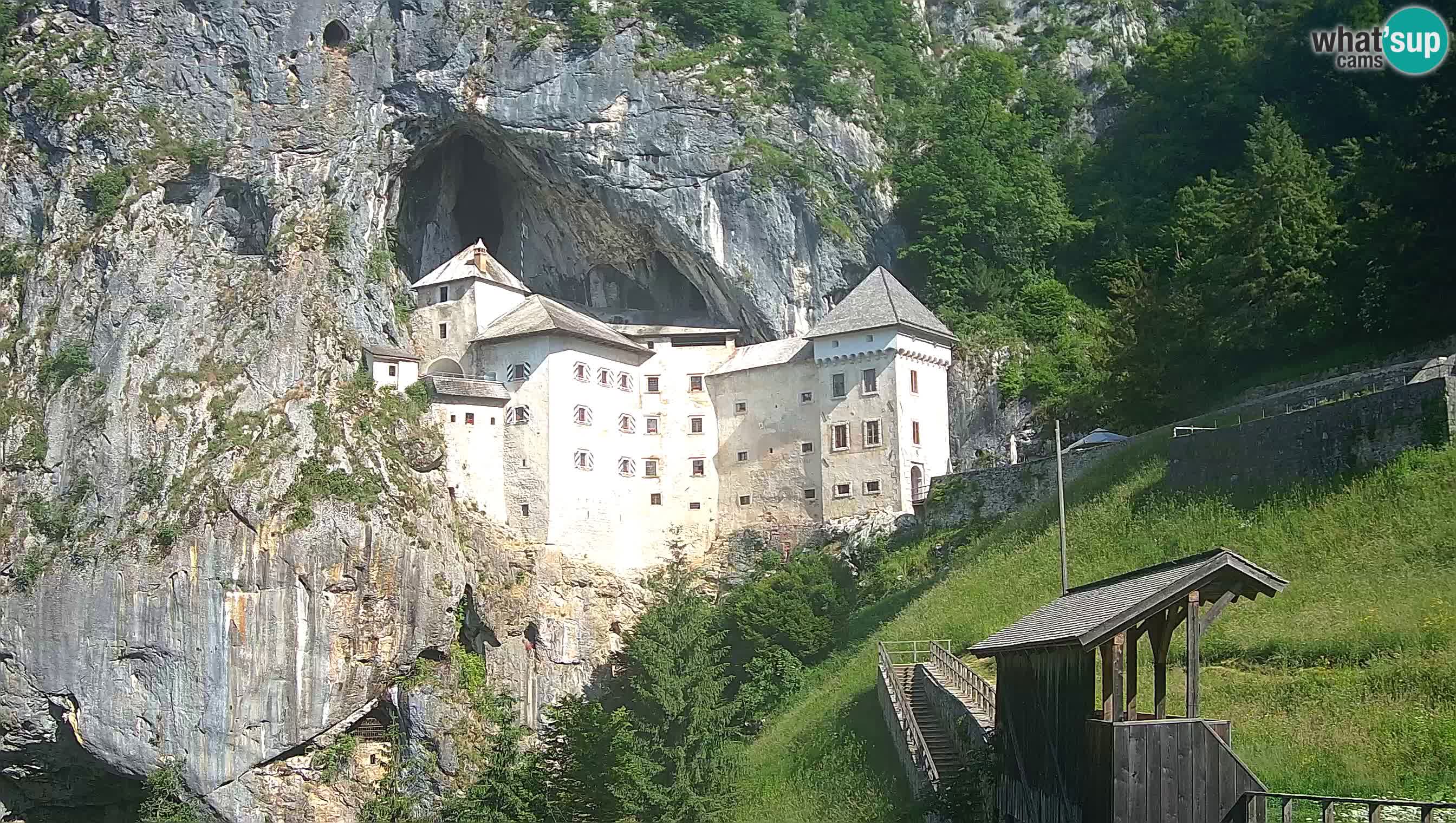 Spletna kamera Predjamski grad – Grad Predjama – Postojna