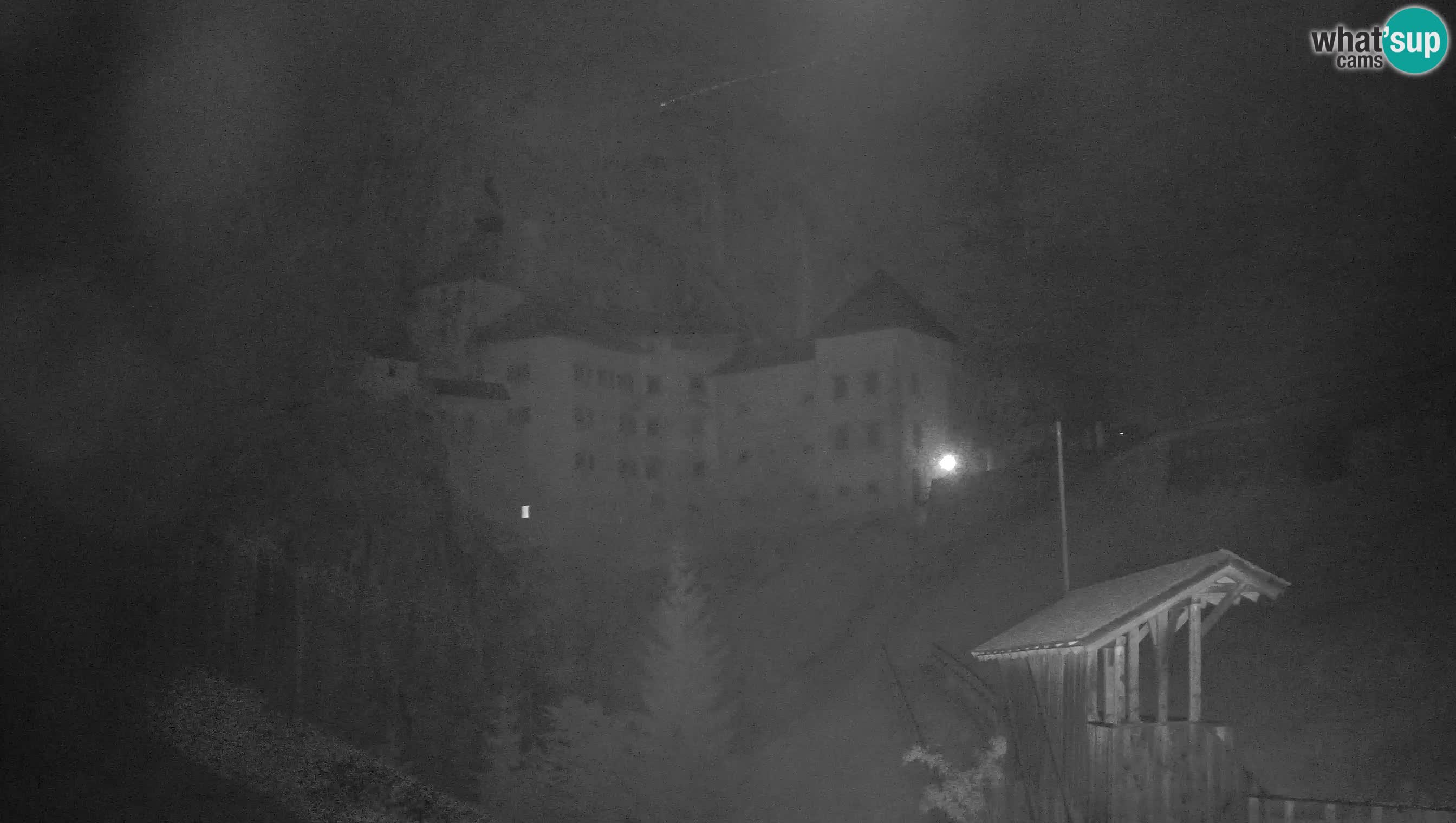 Spletna kamera Predjamski grad – Grad Predjama – Postojna