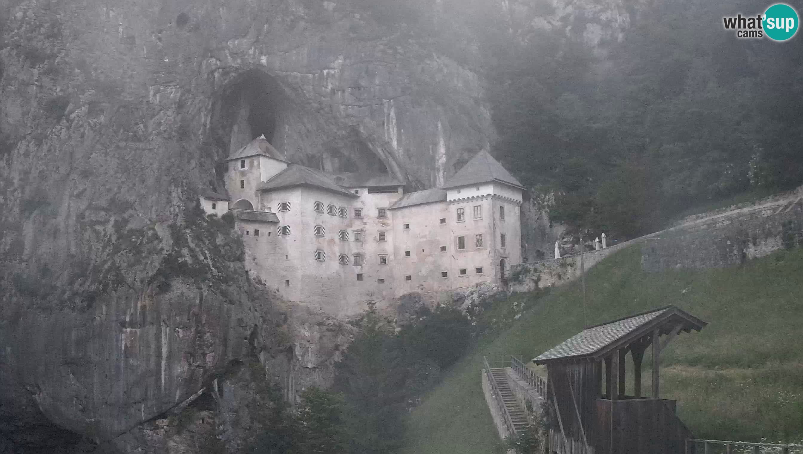 Live Webcam Grad Predjama – Château de Predjama – Postojna – Slovénie