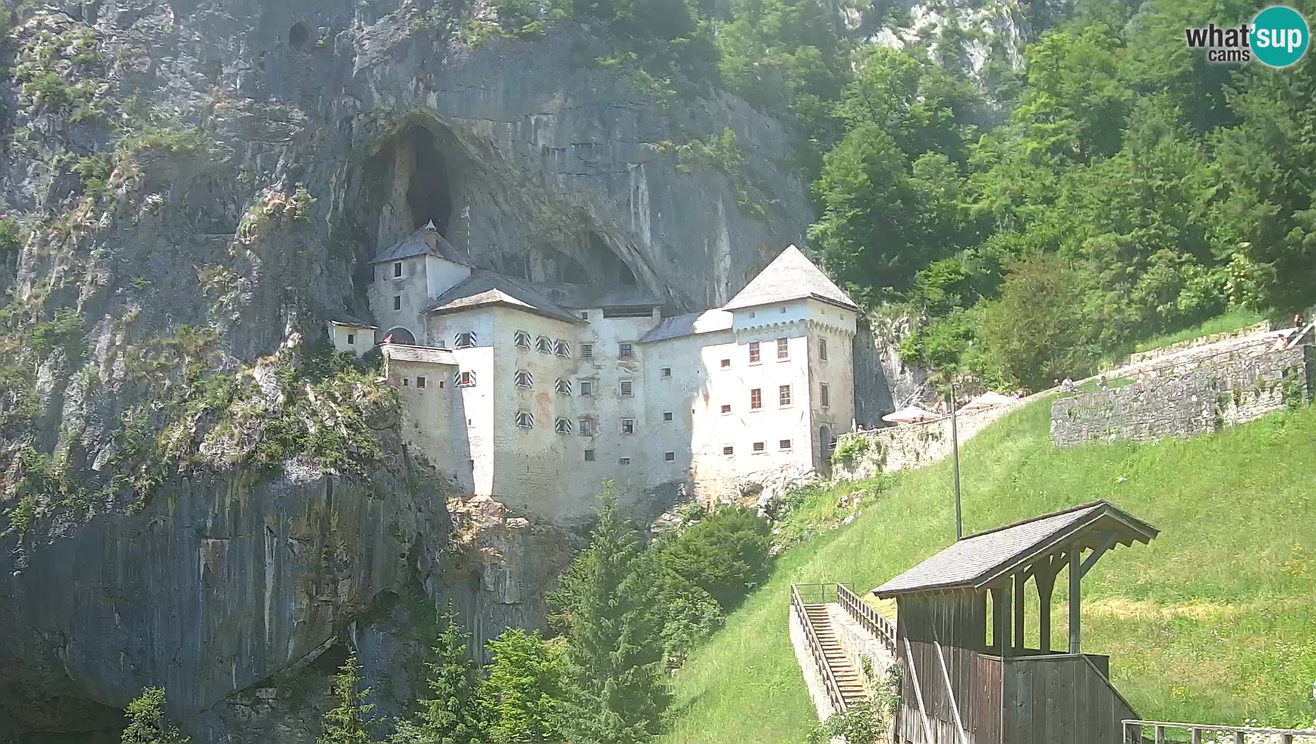 Live Webcam Höhlenburg Predjama – Postojna – Slowenien