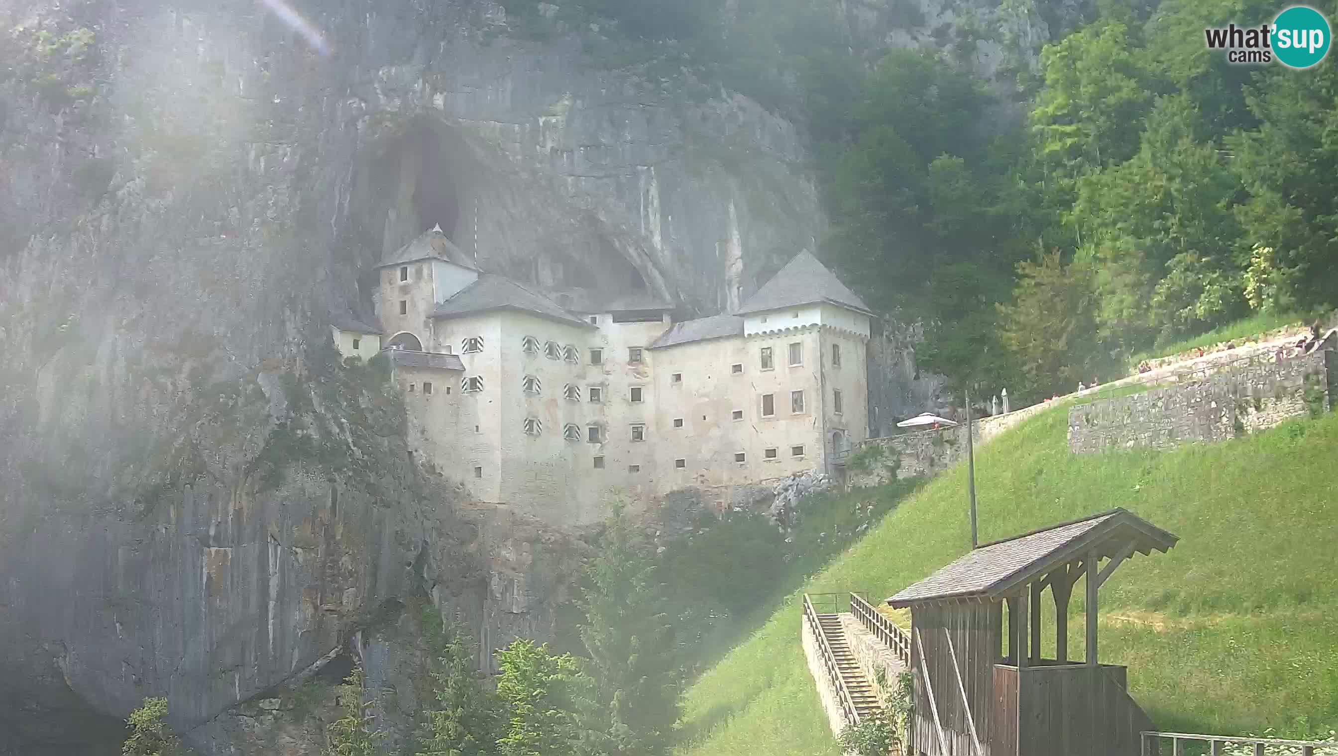 Web kamera Predjamski dvorac – Postojna – Slovenija