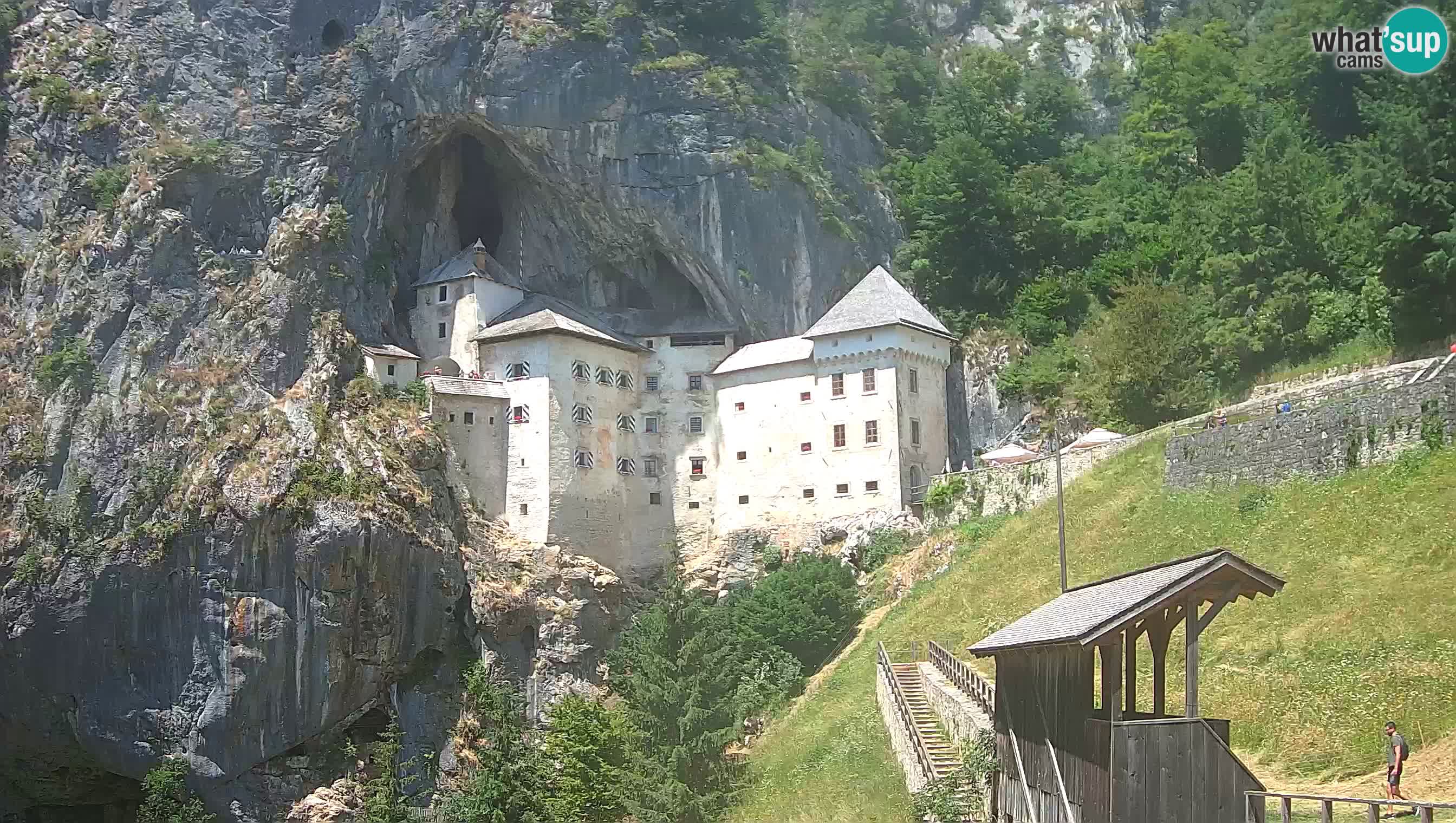 Spletna kamera Predjamski grad – Grad Predjama – Postojna
