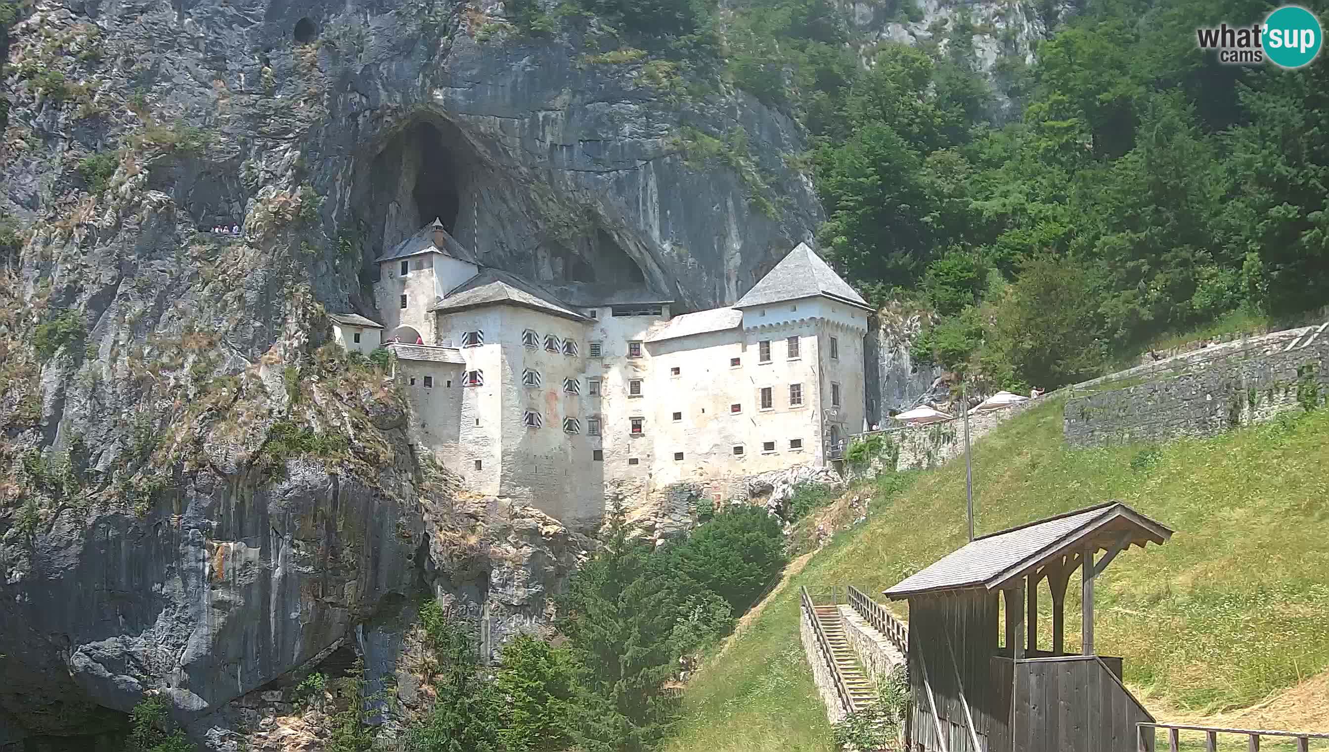Spletna kamera Predjamski grad – Grad Predjama – Postojna