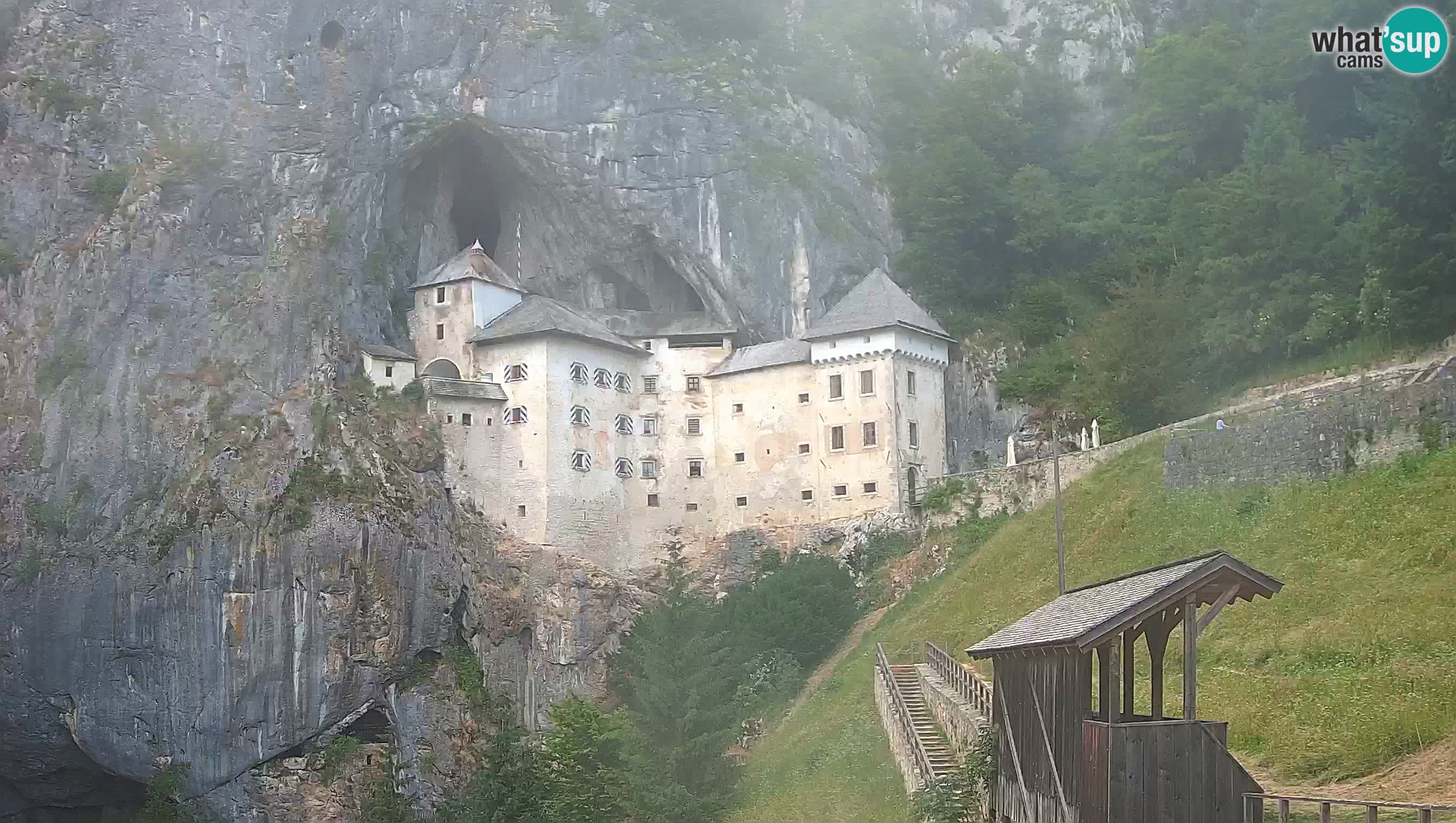Web kamera Predjamski dvorac – Postojna – Slovenija