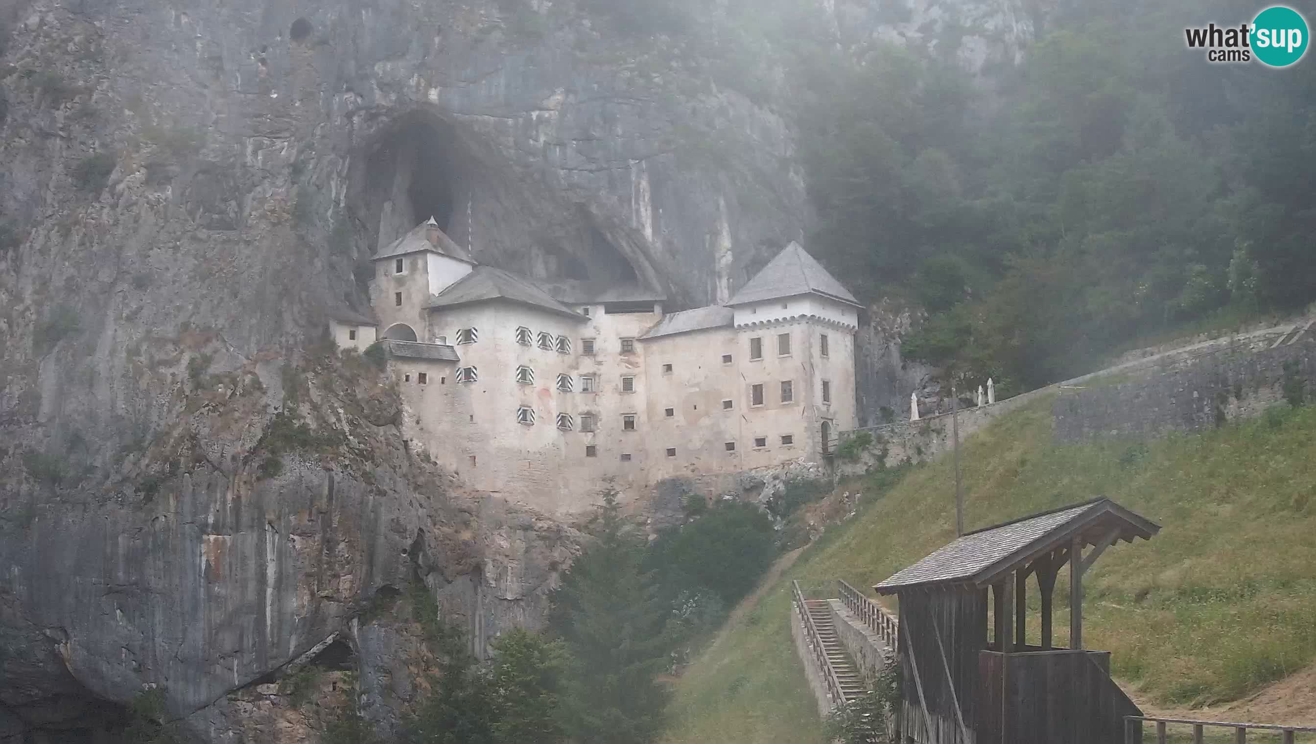 Live Webcam Grad Predjama – Château de Predjama – Postojna – Slovénie