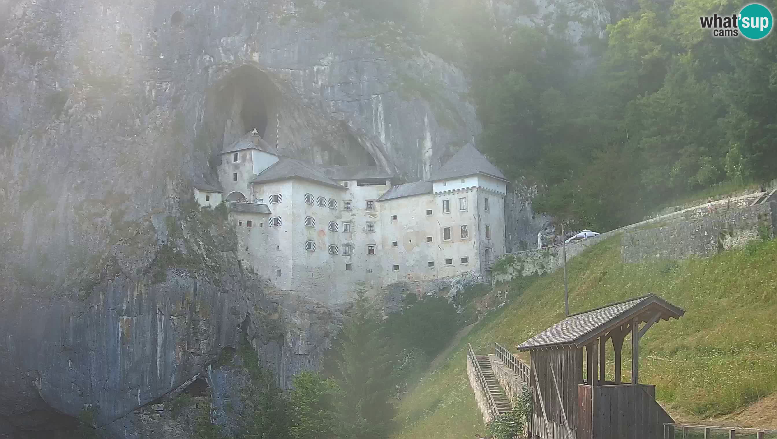 Web kamera Predjamski dvorac – Postojna – Slovenija
