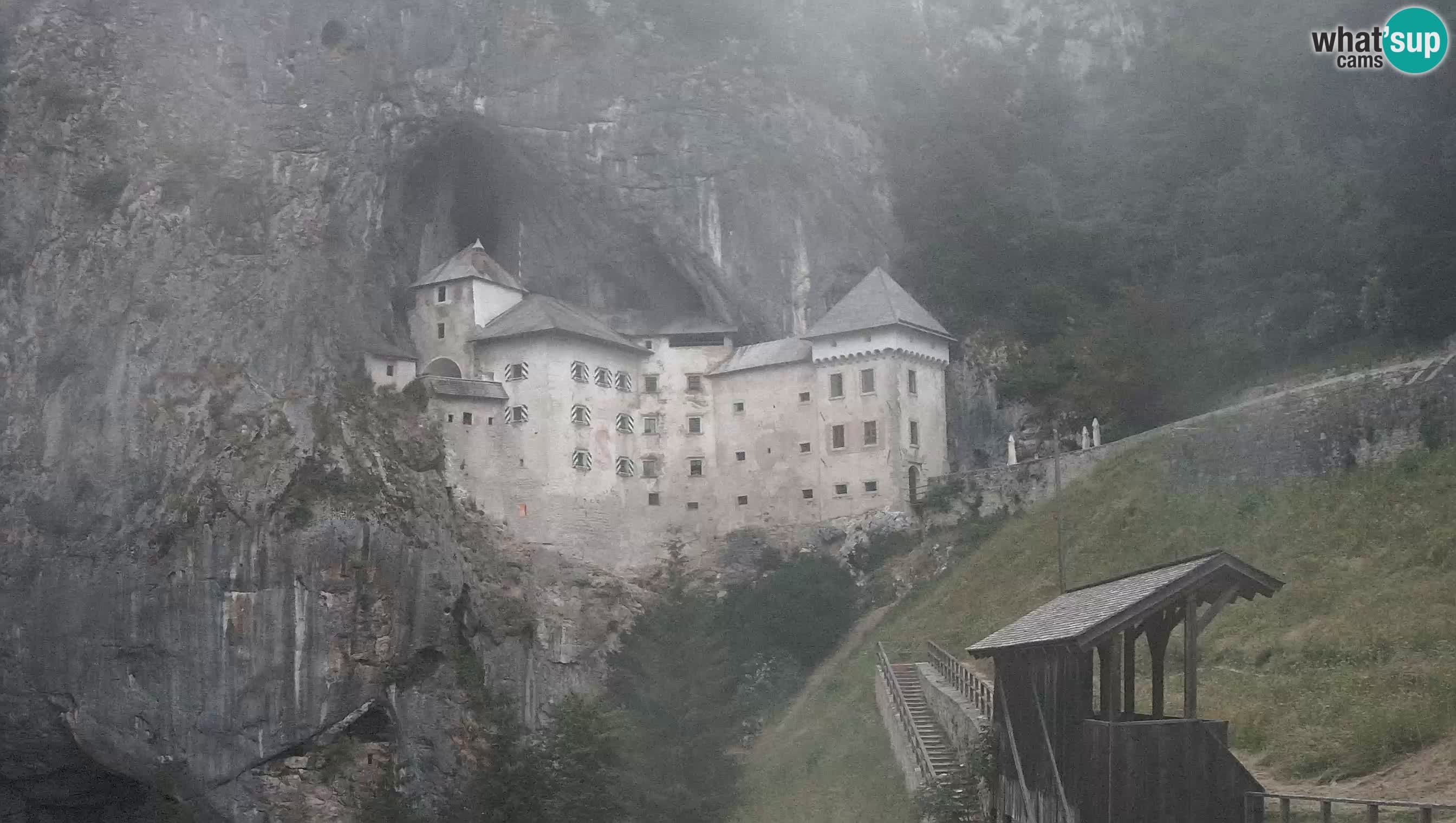 Live Webcam Grad Predjama – Château de Predjama – Postojna – Slovénie