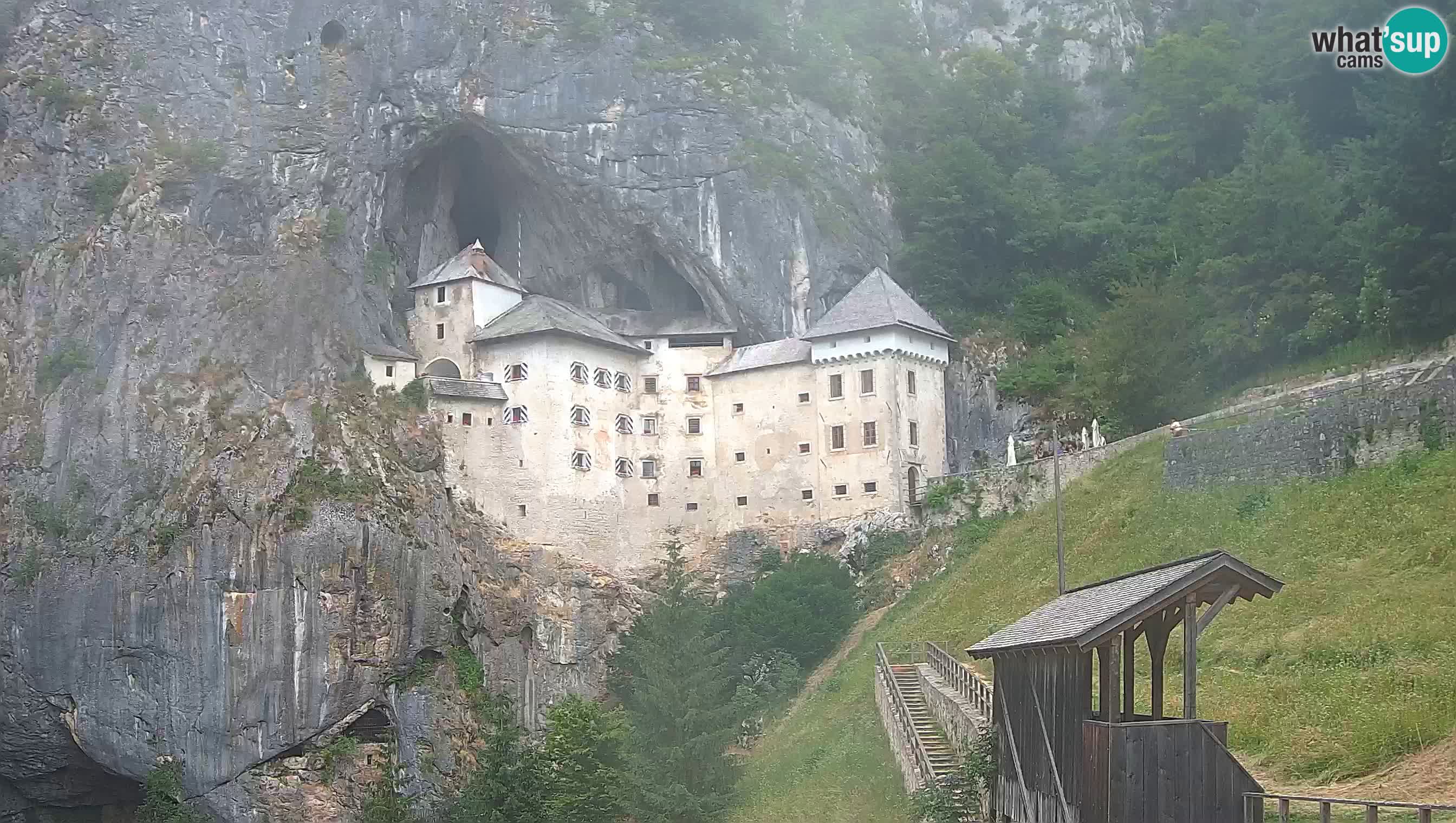 Live Webcam Grad Predjama – Château de Predjama – Postojna – Slovénie