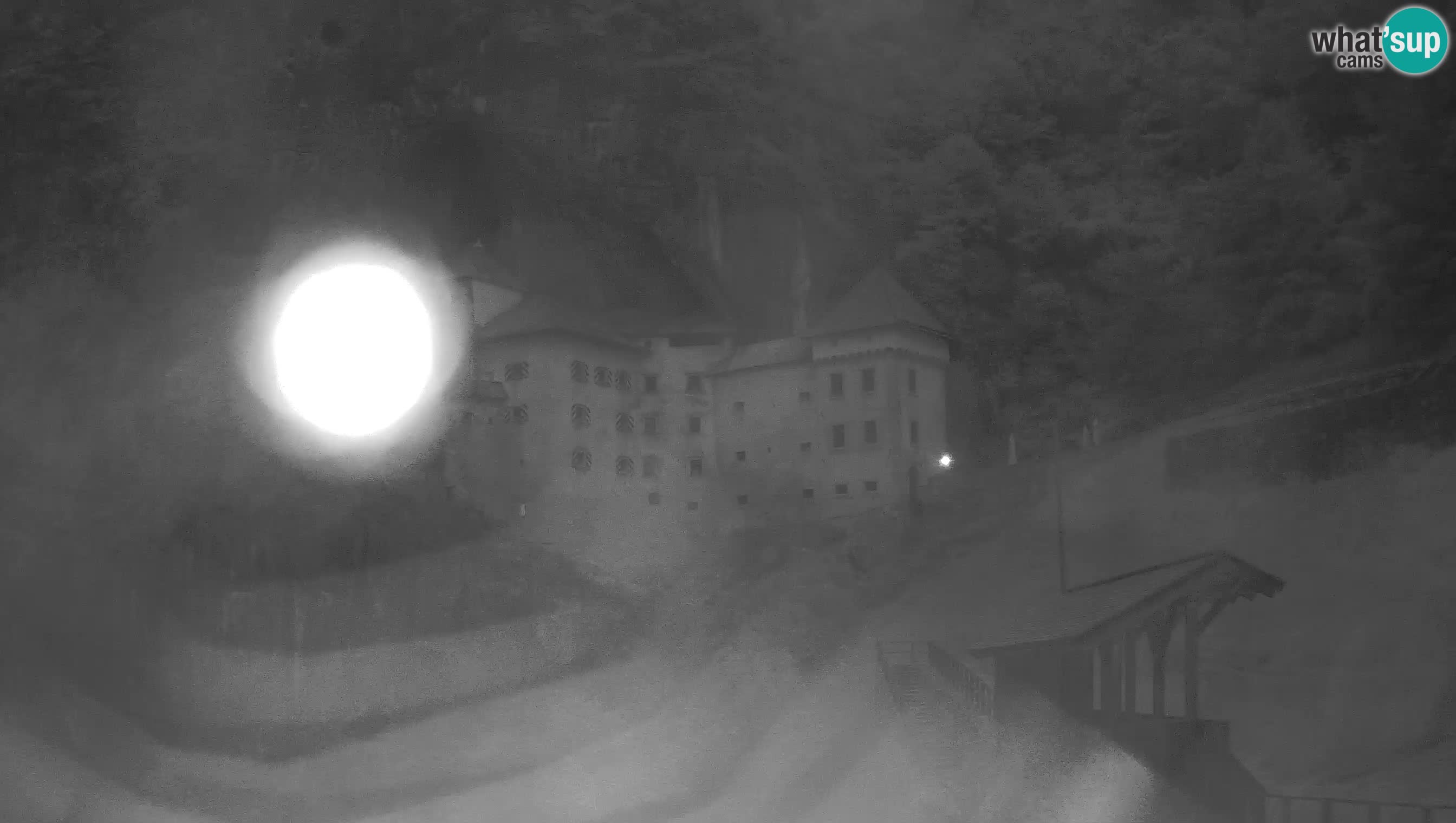 Live Webcam Grad Predjama – Château de Predjama – Postojna – Slovénie