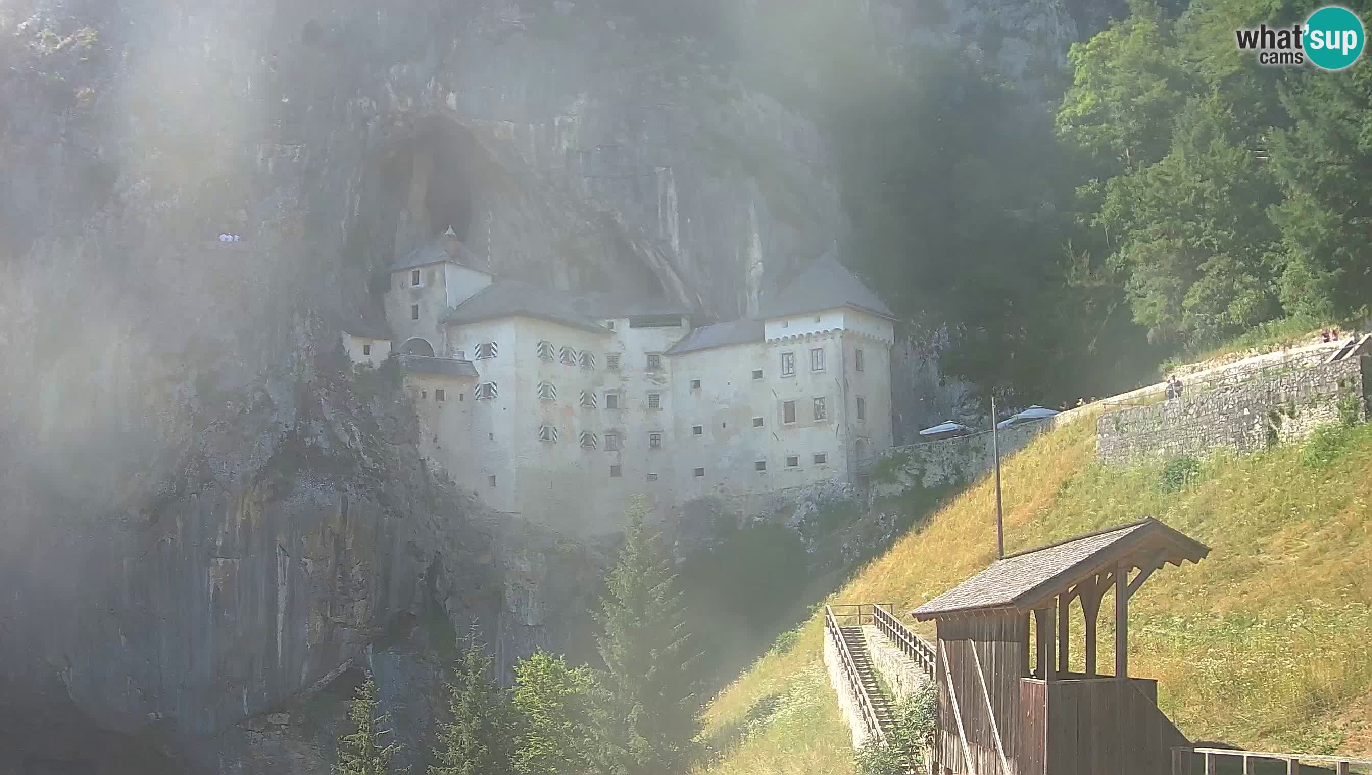 Live Webcam Grad Predjama – Château de Predjama – Postojna – Slovénie