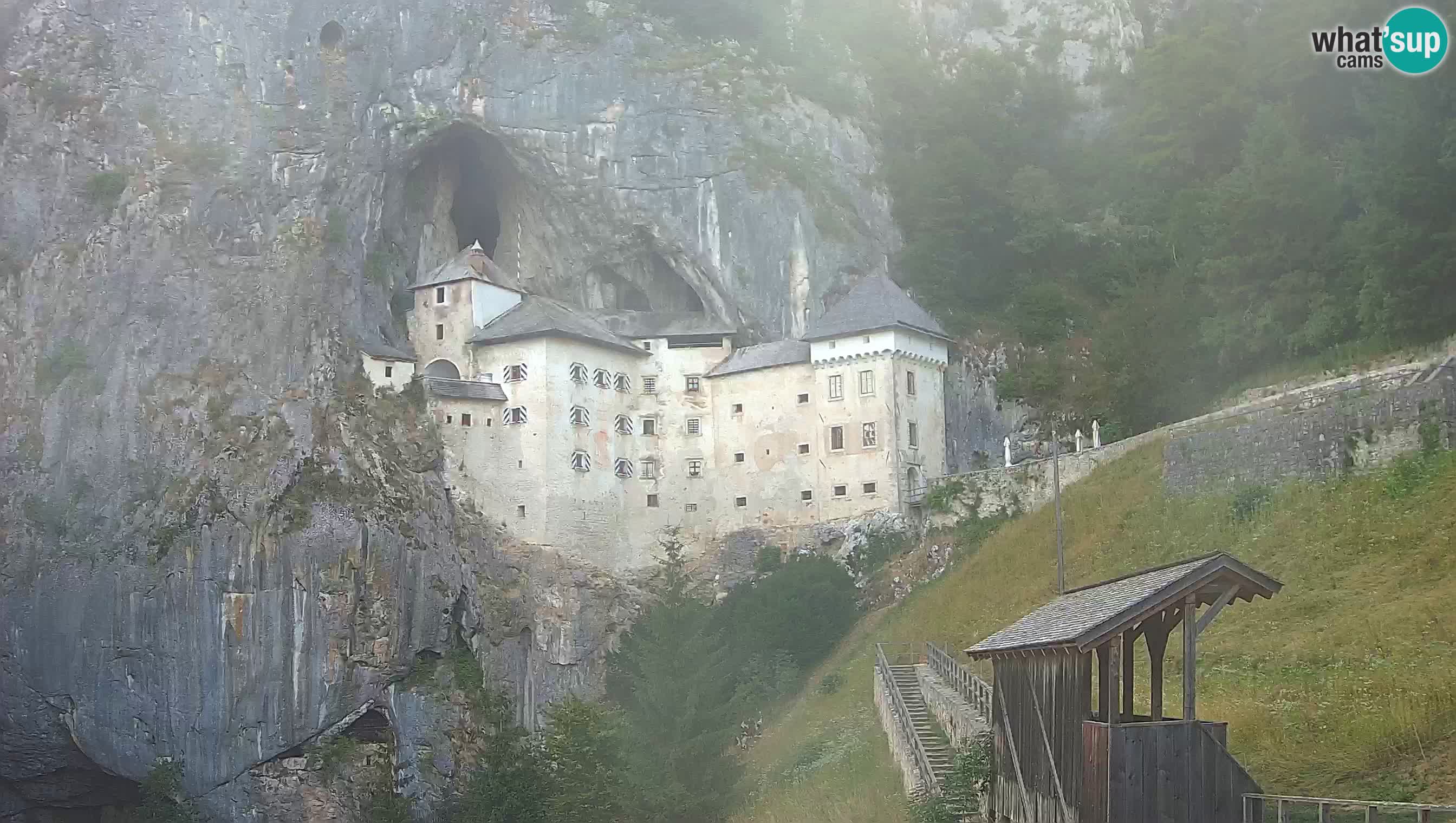Live Webcam Höhlenburg Predjama – Postojna – Slowenien