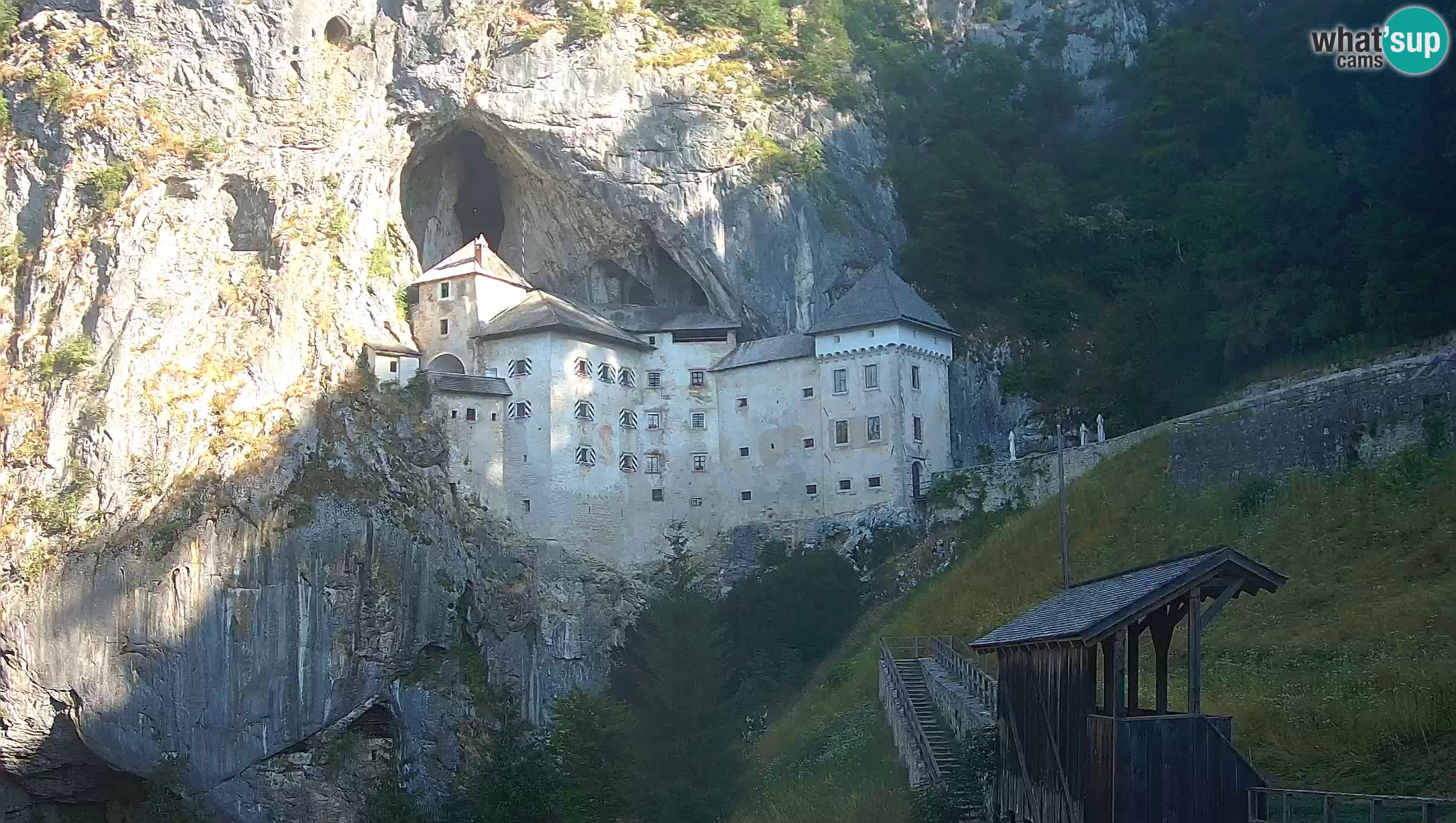 Live Webcam Höhlenburg Predjama – Postojna – Slowenien