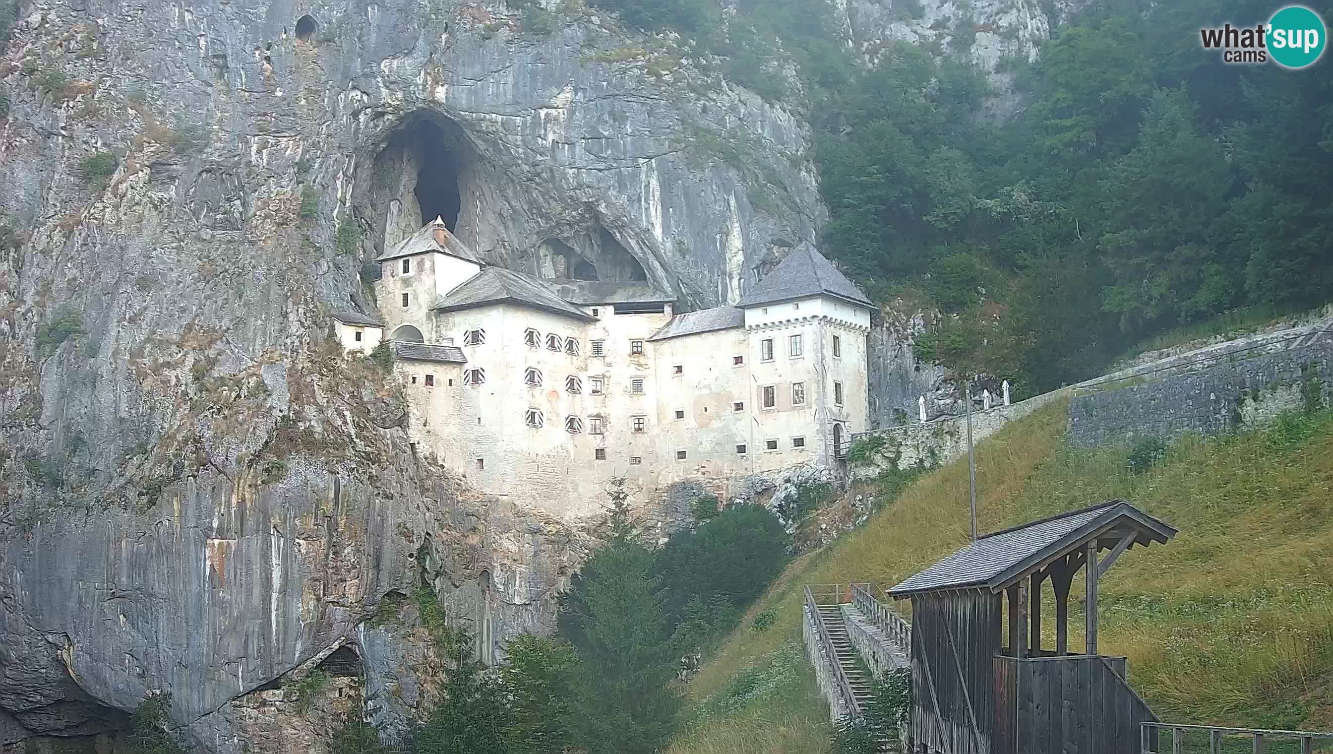 Live Webcam Grad Predjama – Château de Predjama – Postojna – Slovénie
