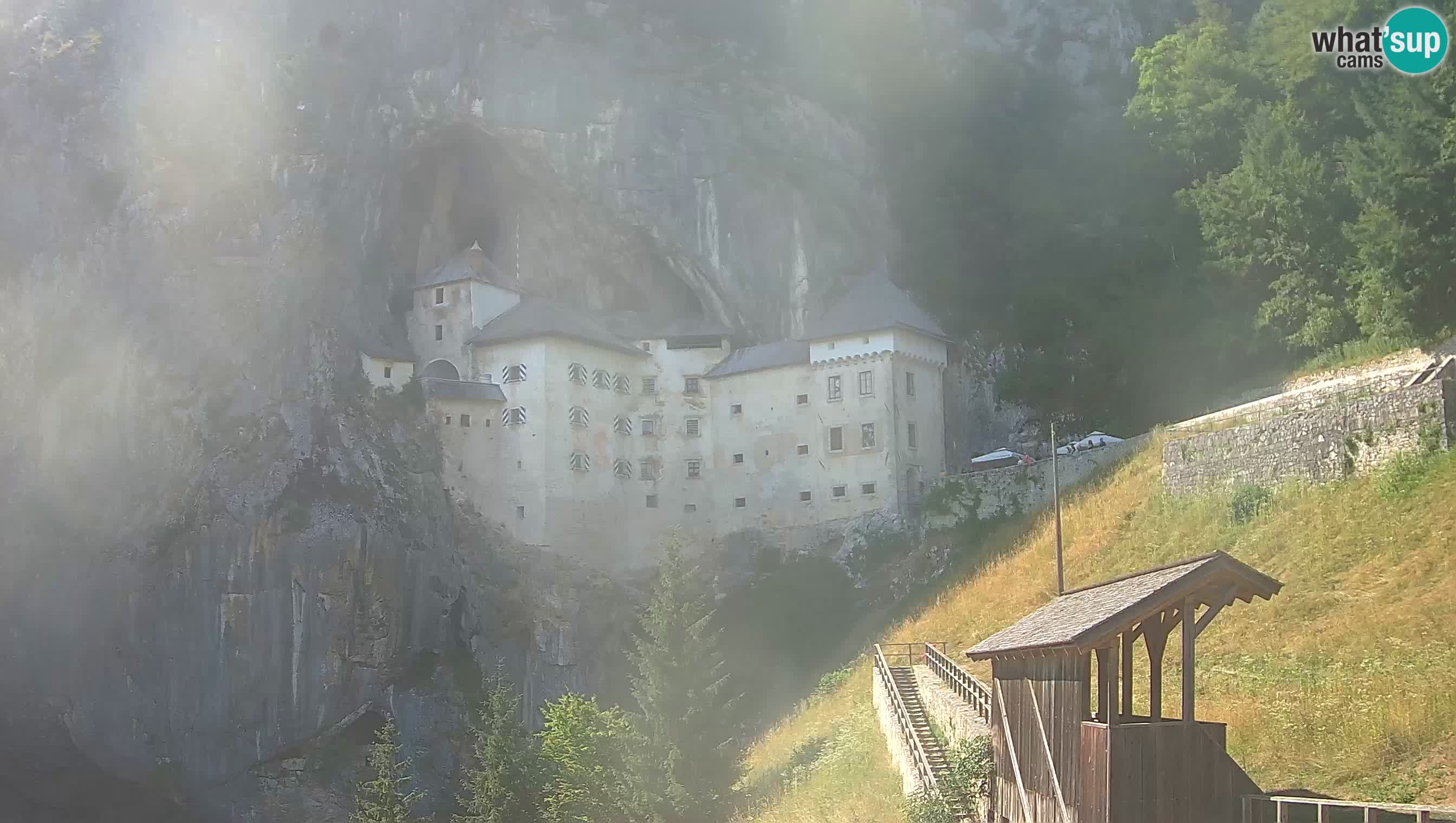 Live Webcam Predjamski grad – Predjama Castle – Postojna – Slovenia