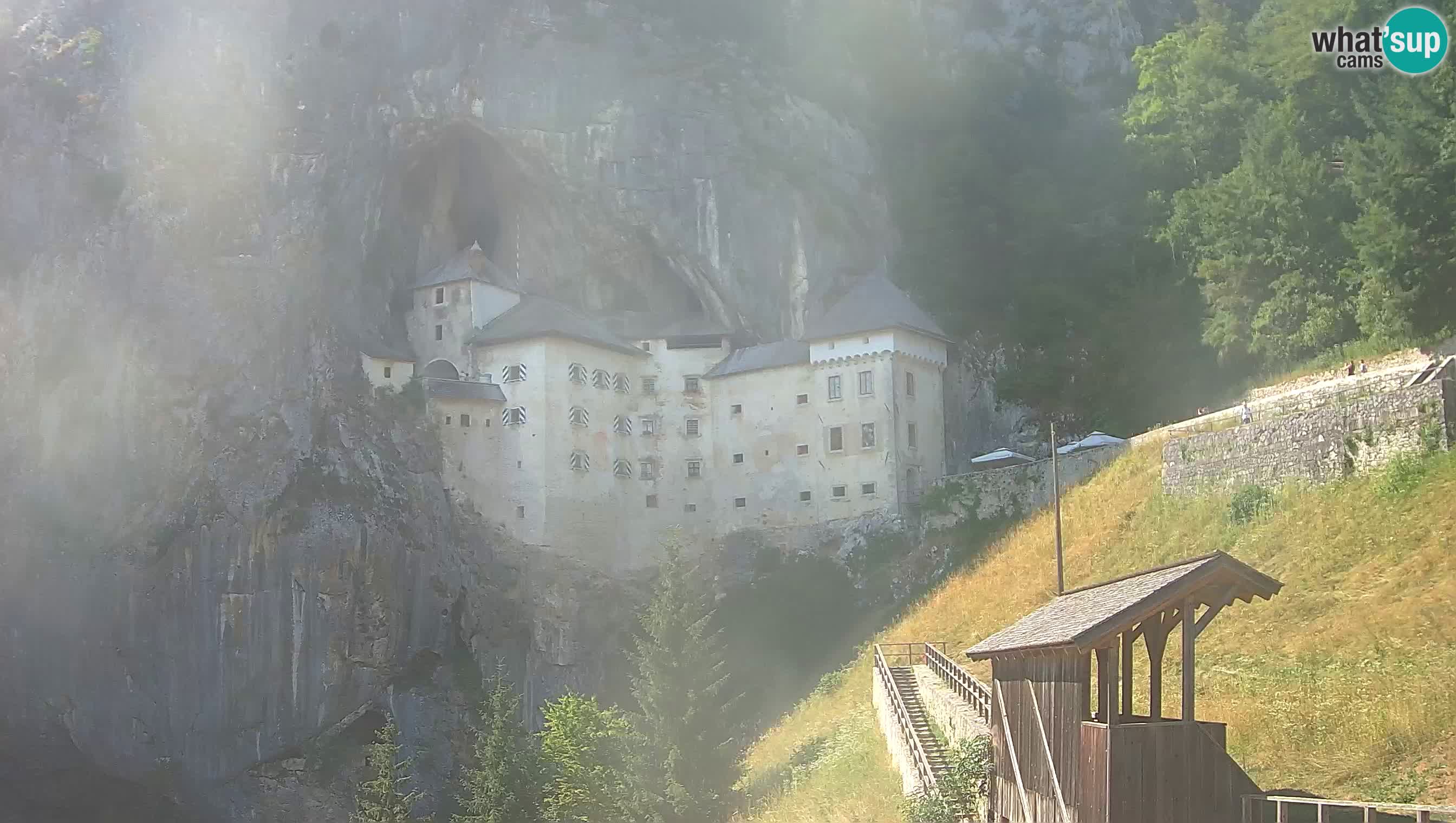 Live Webcam Grad Predjama – Château de Predjama – Postojna – Slovénie