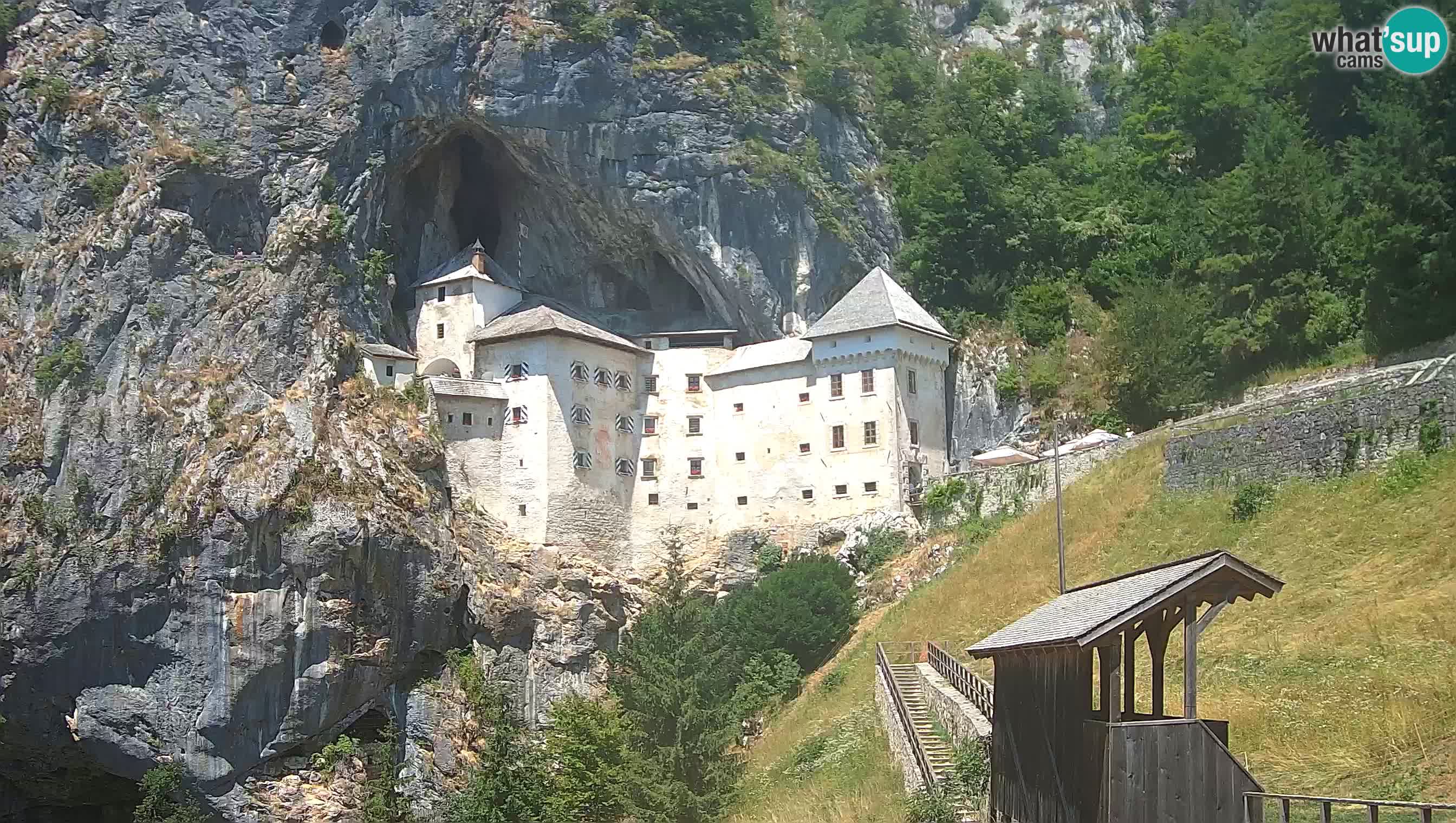 Spletna kamera Predjamski grad – Grad Predjama – Postojna