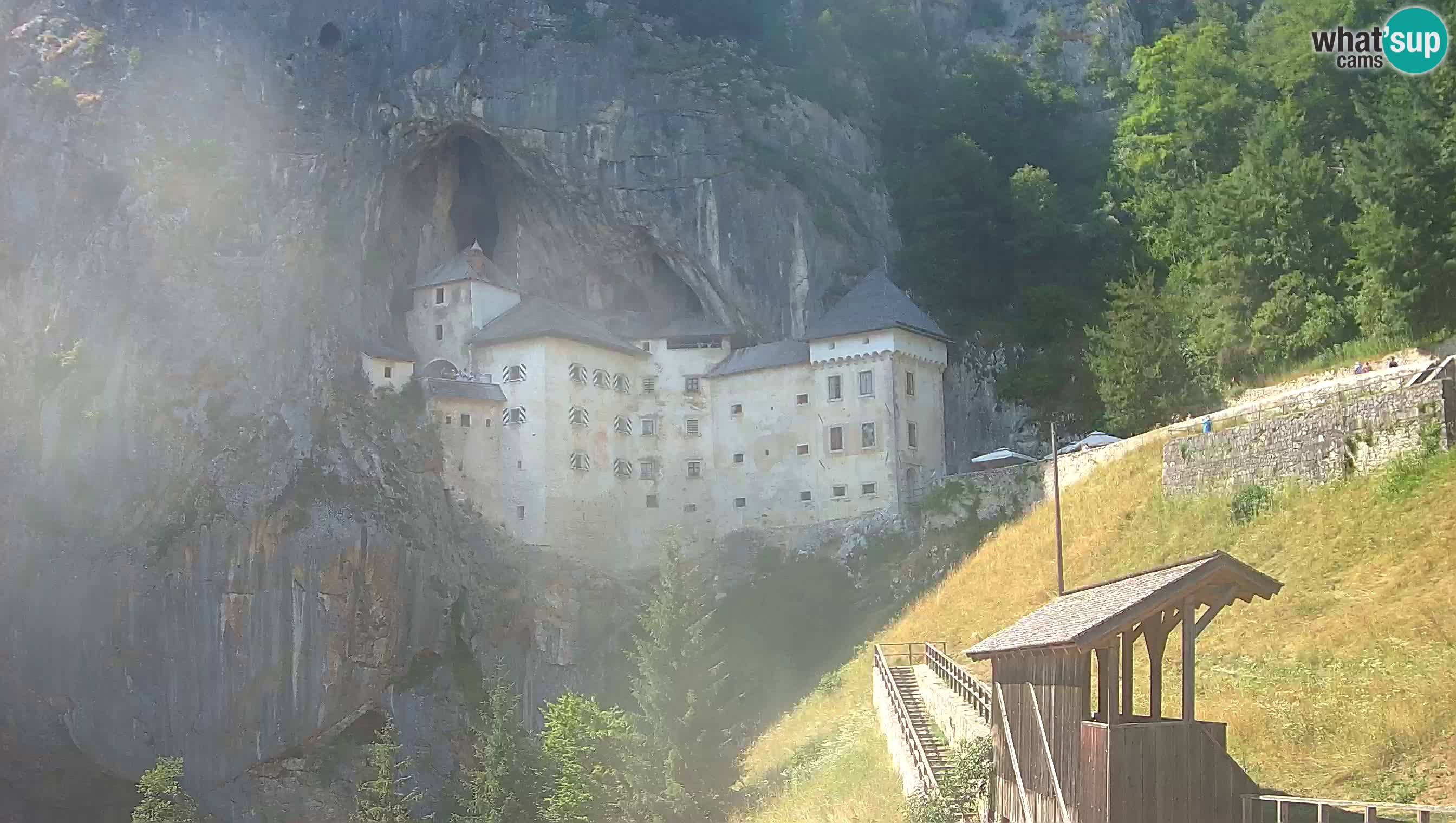 Live Webcam Höhlenburg Predjama – Postojna – Slowenien