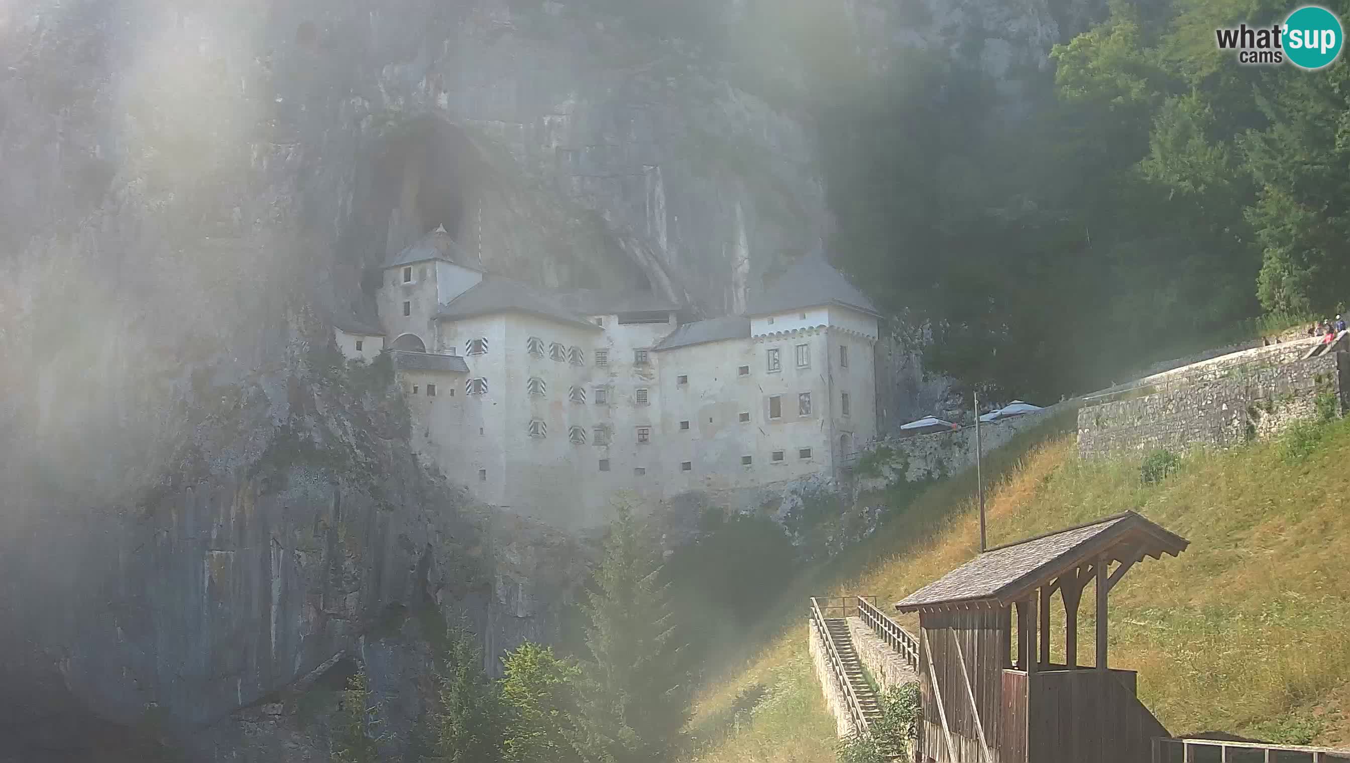 Live Webcam Höhlenburg Predjama – Postojna – Slowenien