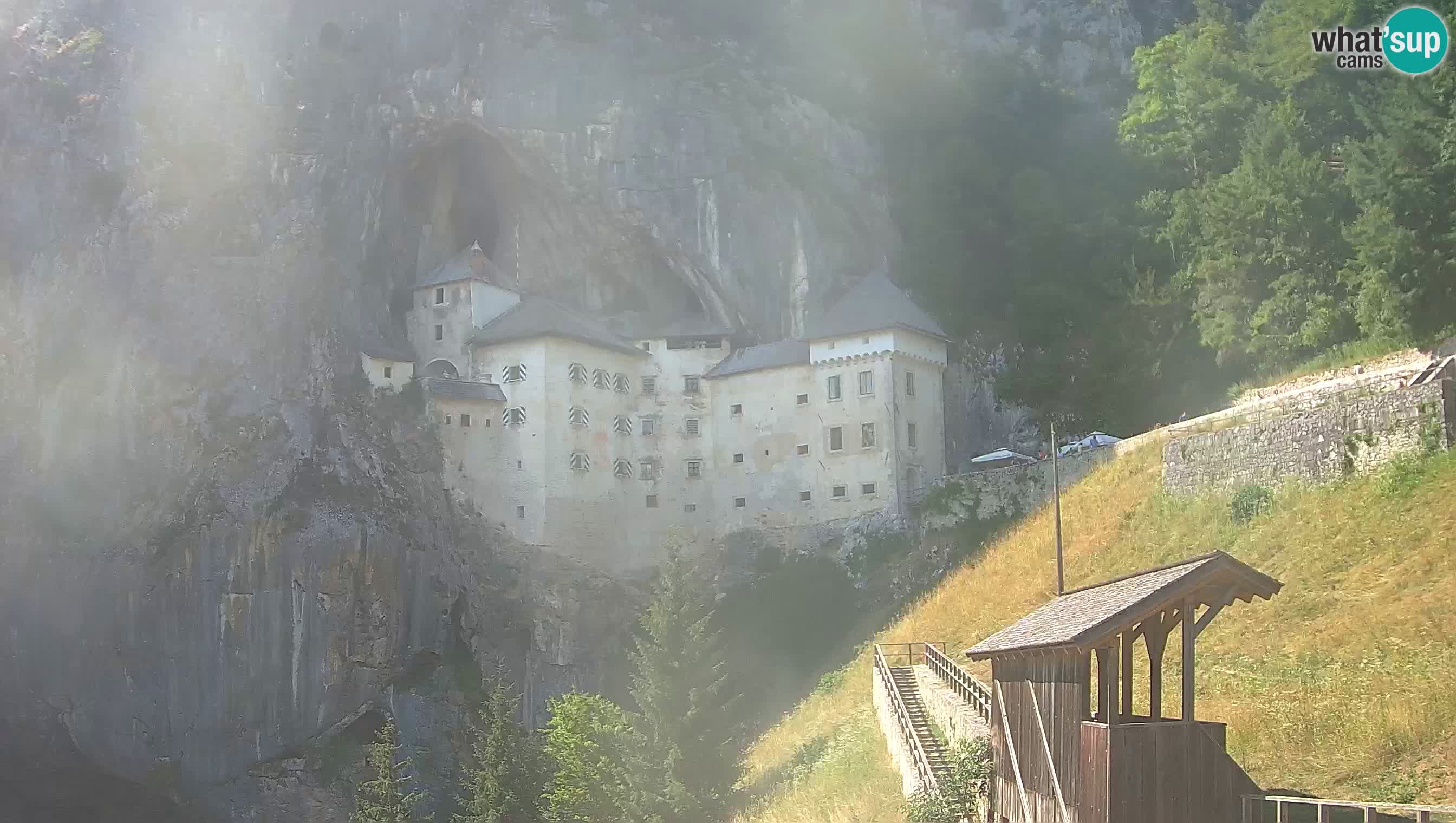 Live Webcam Höhlenburg Predjama – Postojna – Slowenien