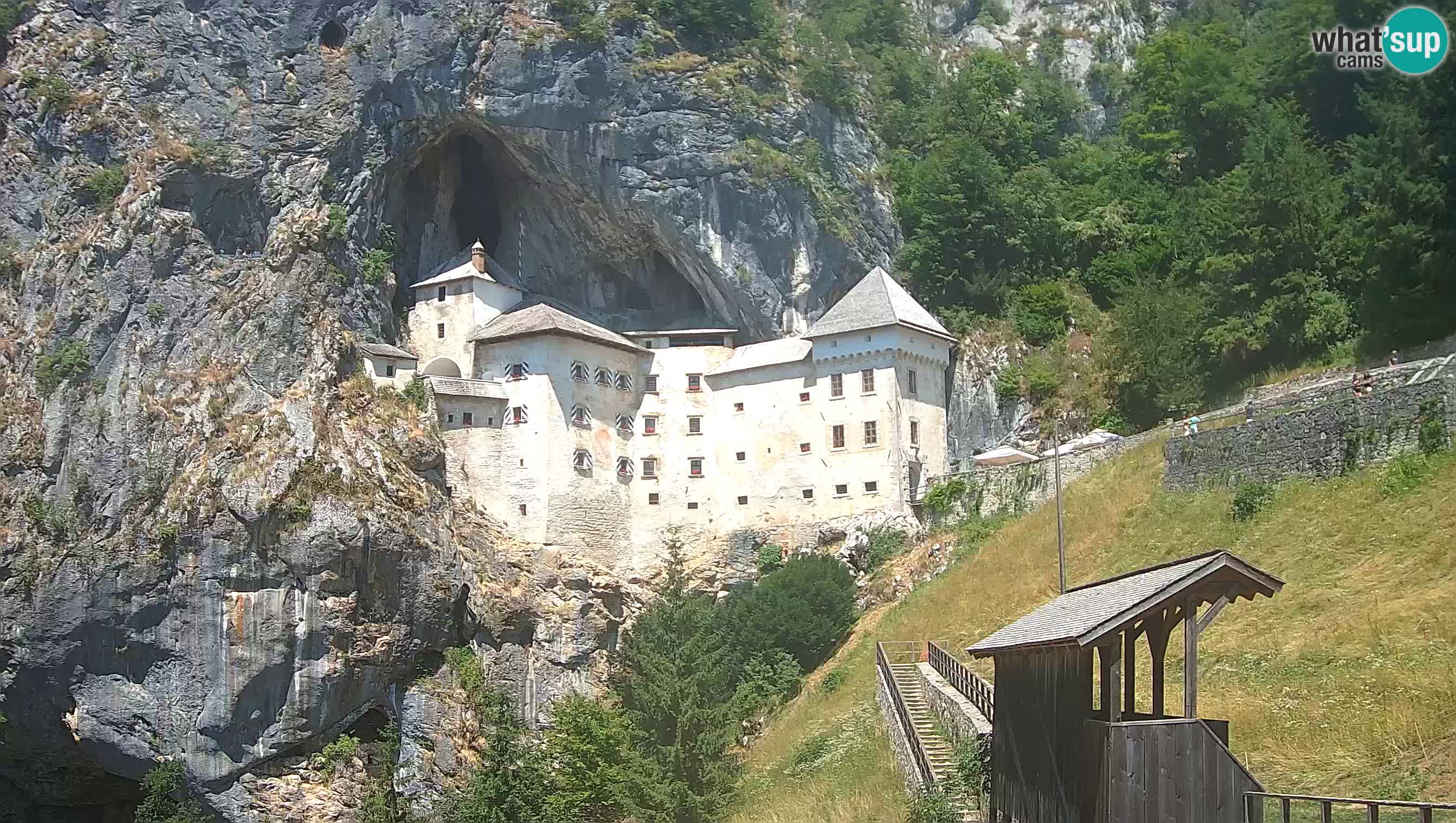 Live Webcam Grad Predjama – Château de Predjama – Postojna – Slovénie