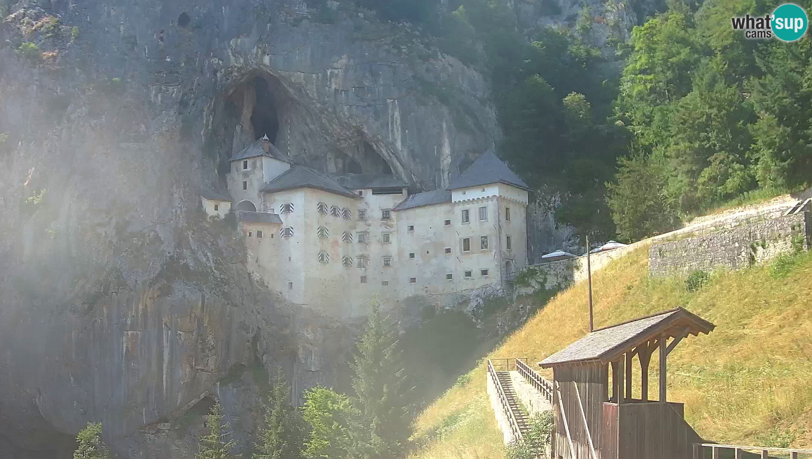 Live Webcam Predjamski grad – Predjama Castle – Postojna – Slovenia