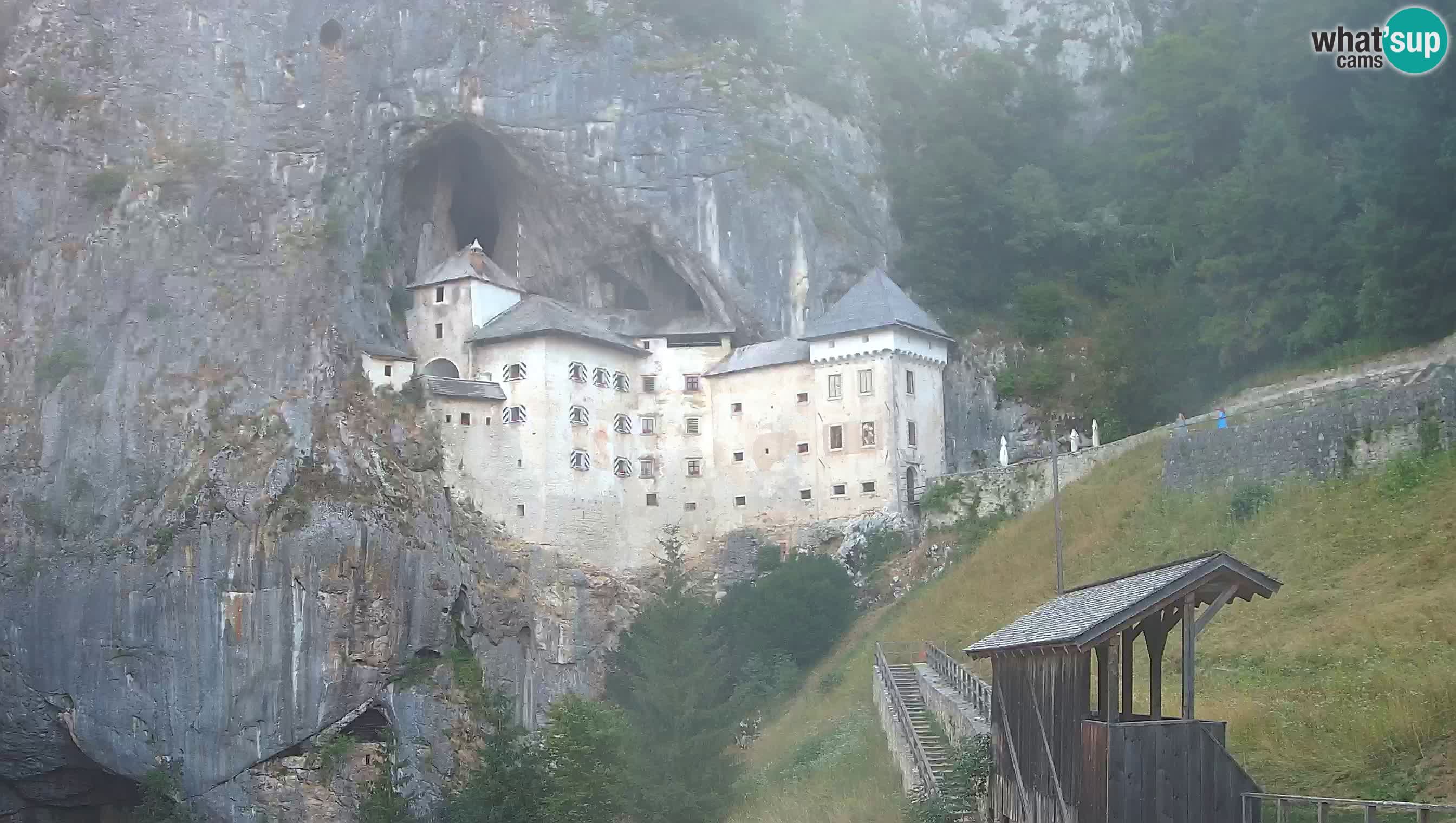 Live Webcam Grad Predjama – Château de Predjama – Postojna – Slovénie