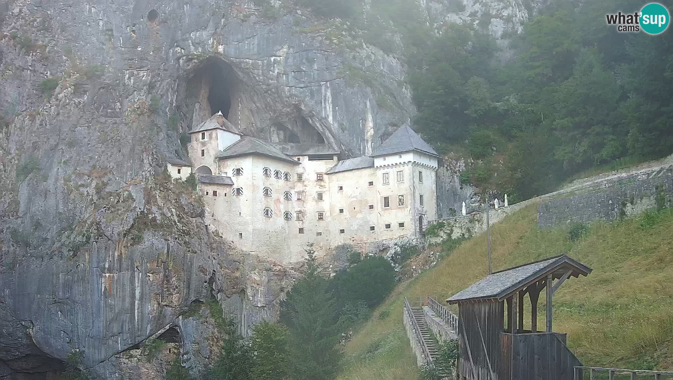 Live Webcam Grad Predjama – Château de Predjama – Postojna – Slovénie