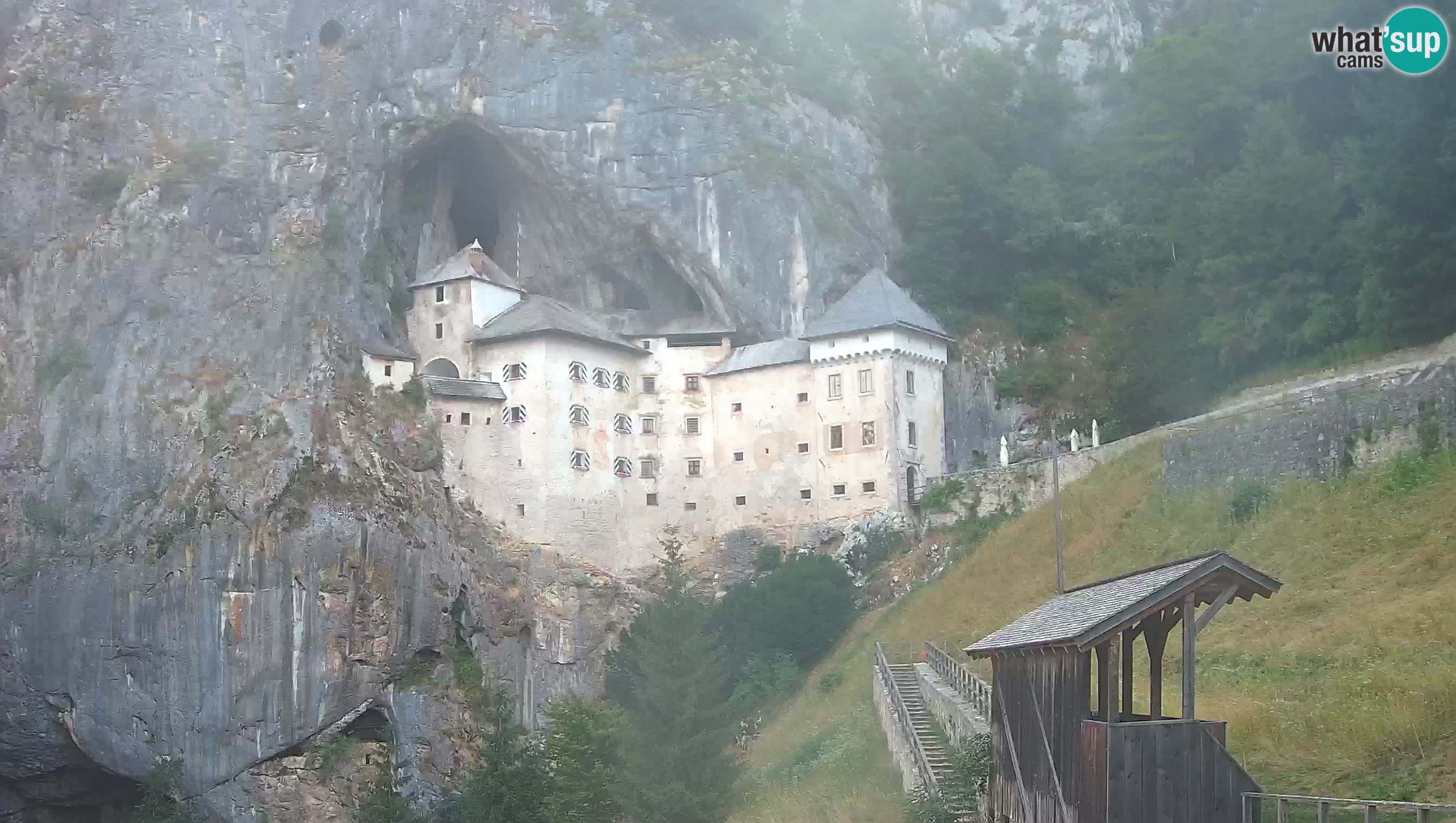 Live Webcam Grad Predjama – Château de Predjama – Postojna – Slovénie