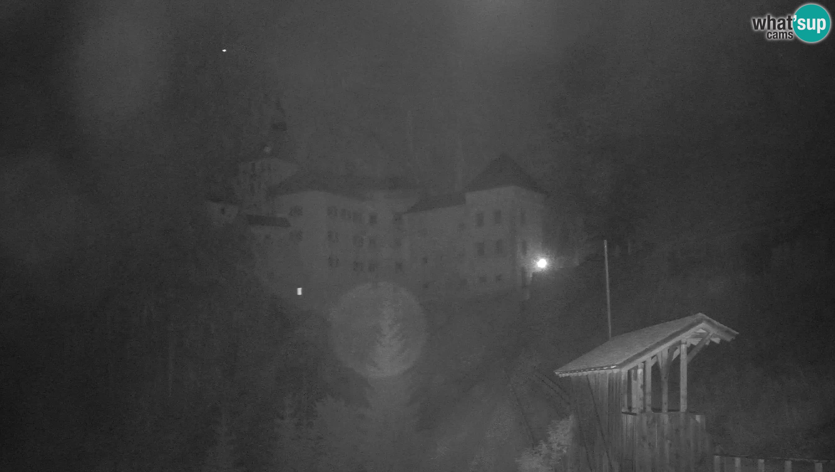 Spletna kamera Predjamski grad – Grad Predjama – Postojna
