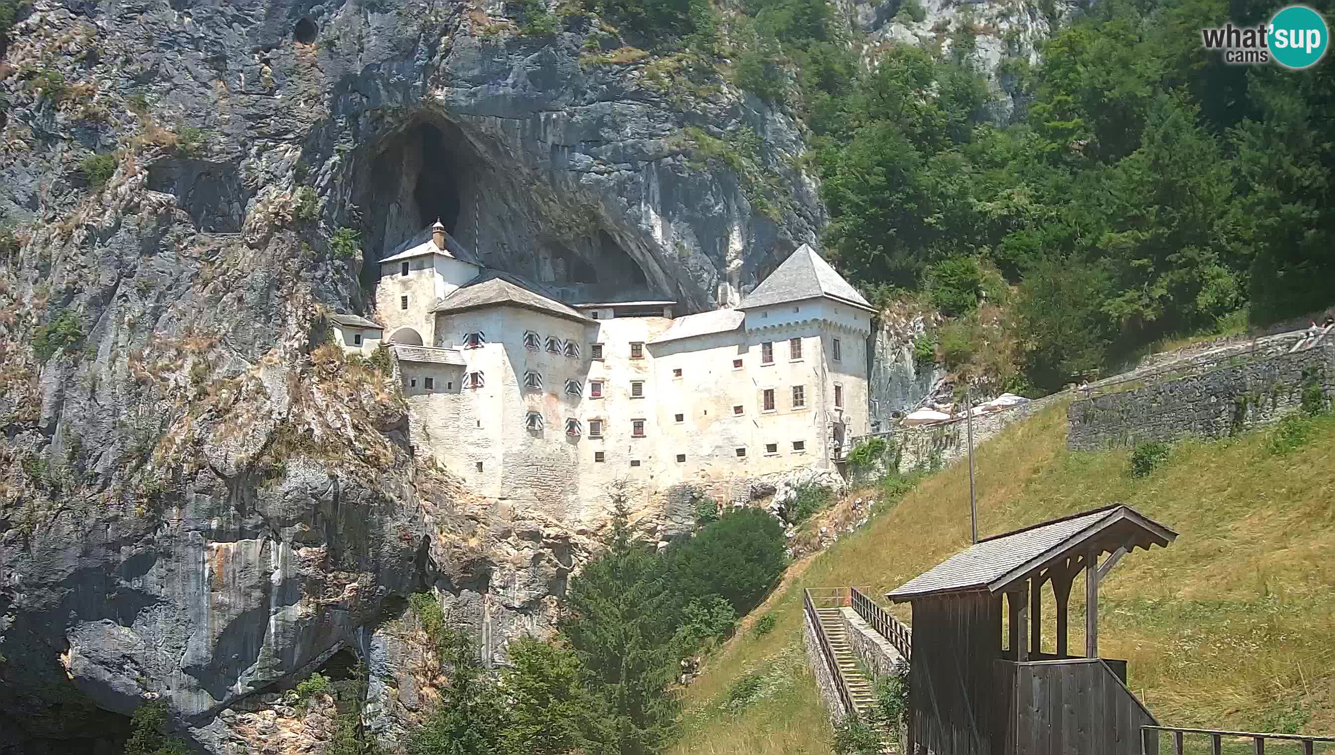 Spletna kamera Predjamski grad – Grad Predjama – Postojna