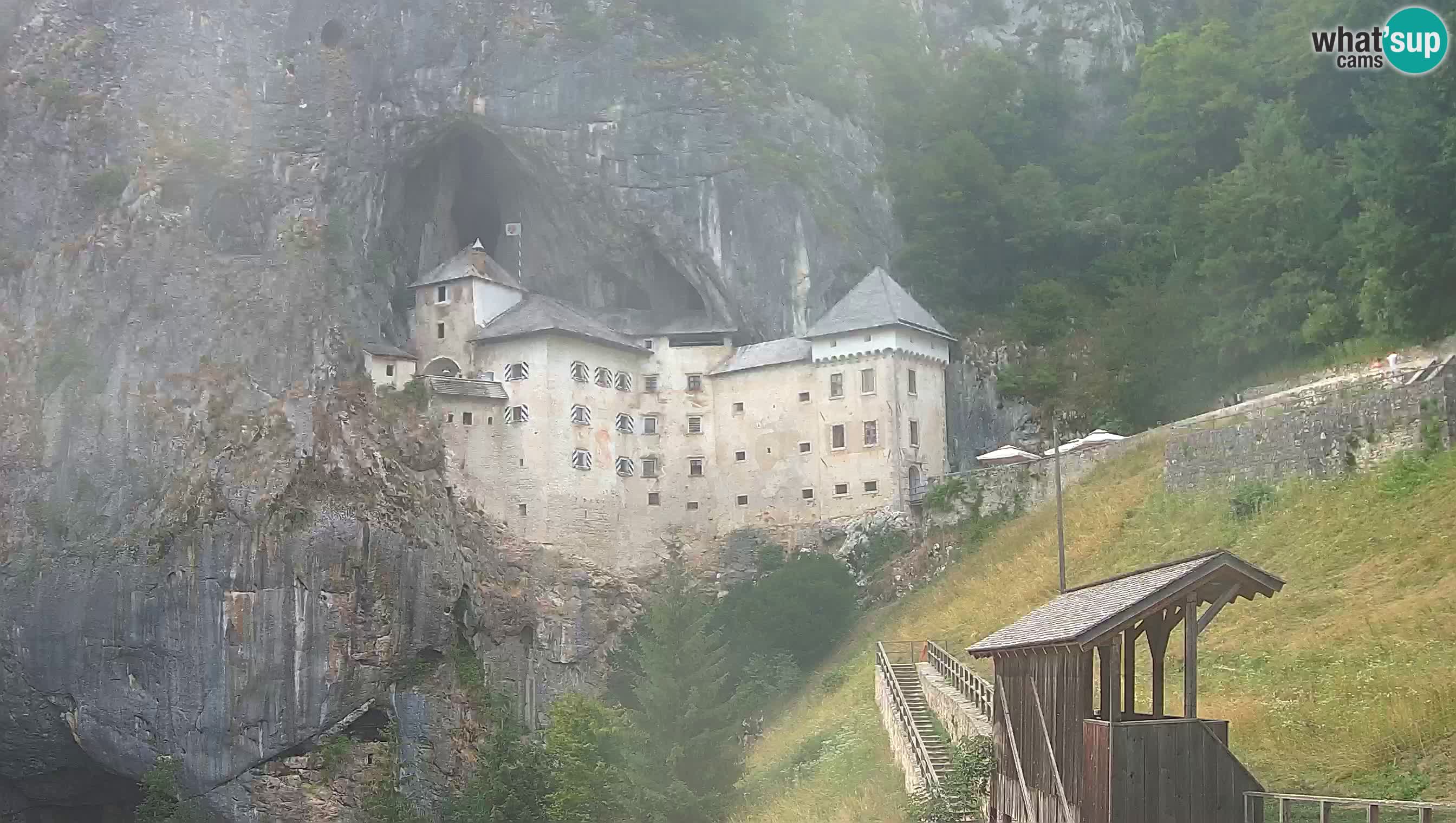 Live Webcam Höhlenburg Predjama – Postojna – Slowenien