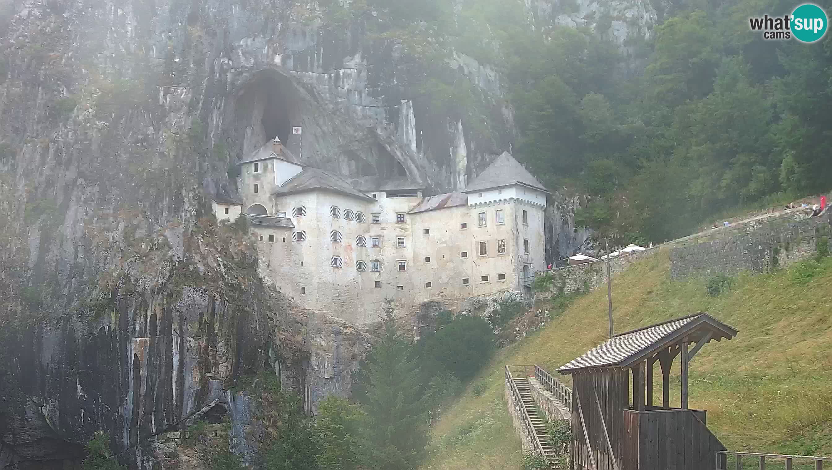 Live Webcam Grad Predjama – Château de Predjama – Postojna – Slovénie