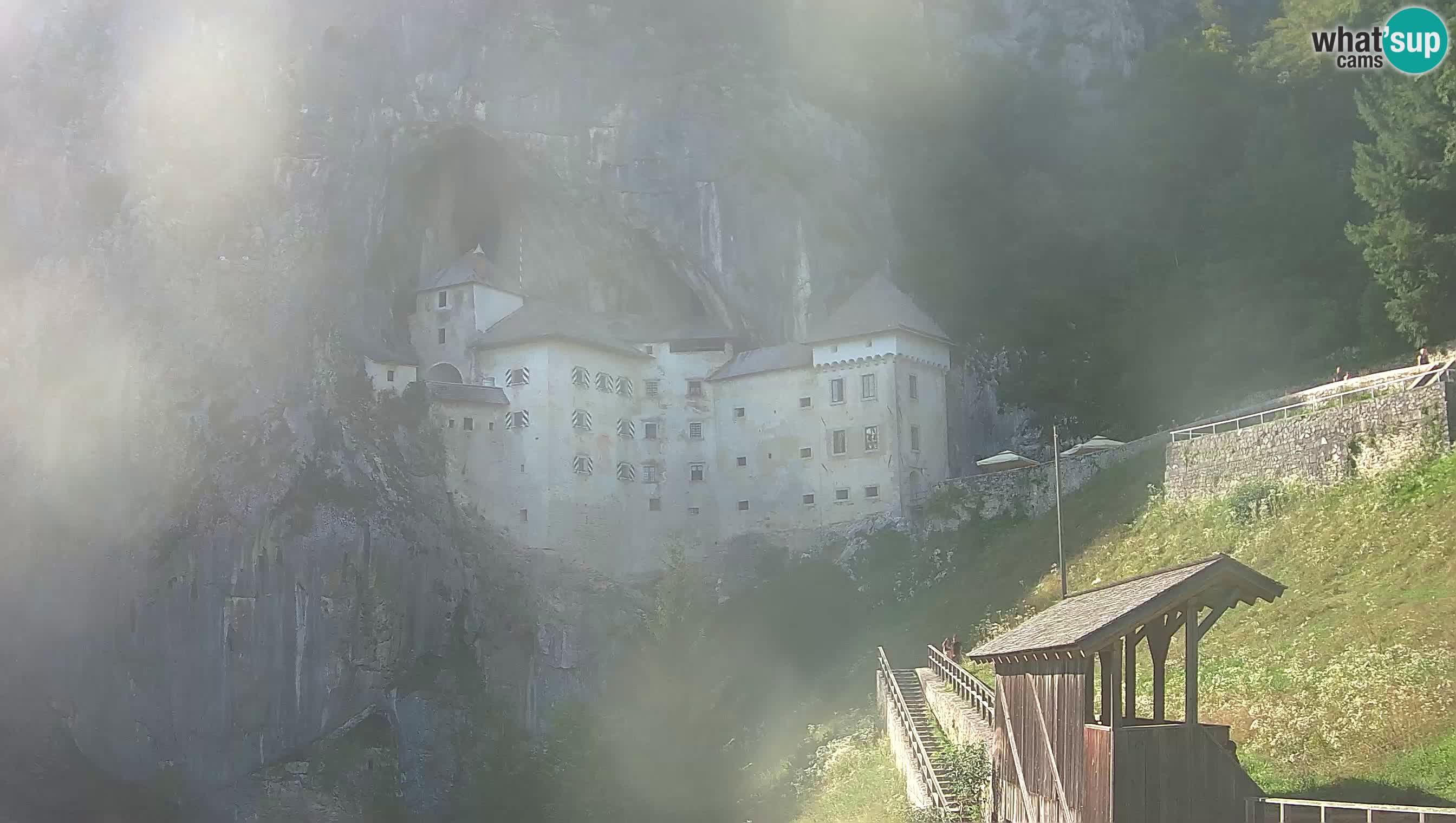 Live Webcam Grad Predjama – Château de Predjama – Postojna – Slovénie