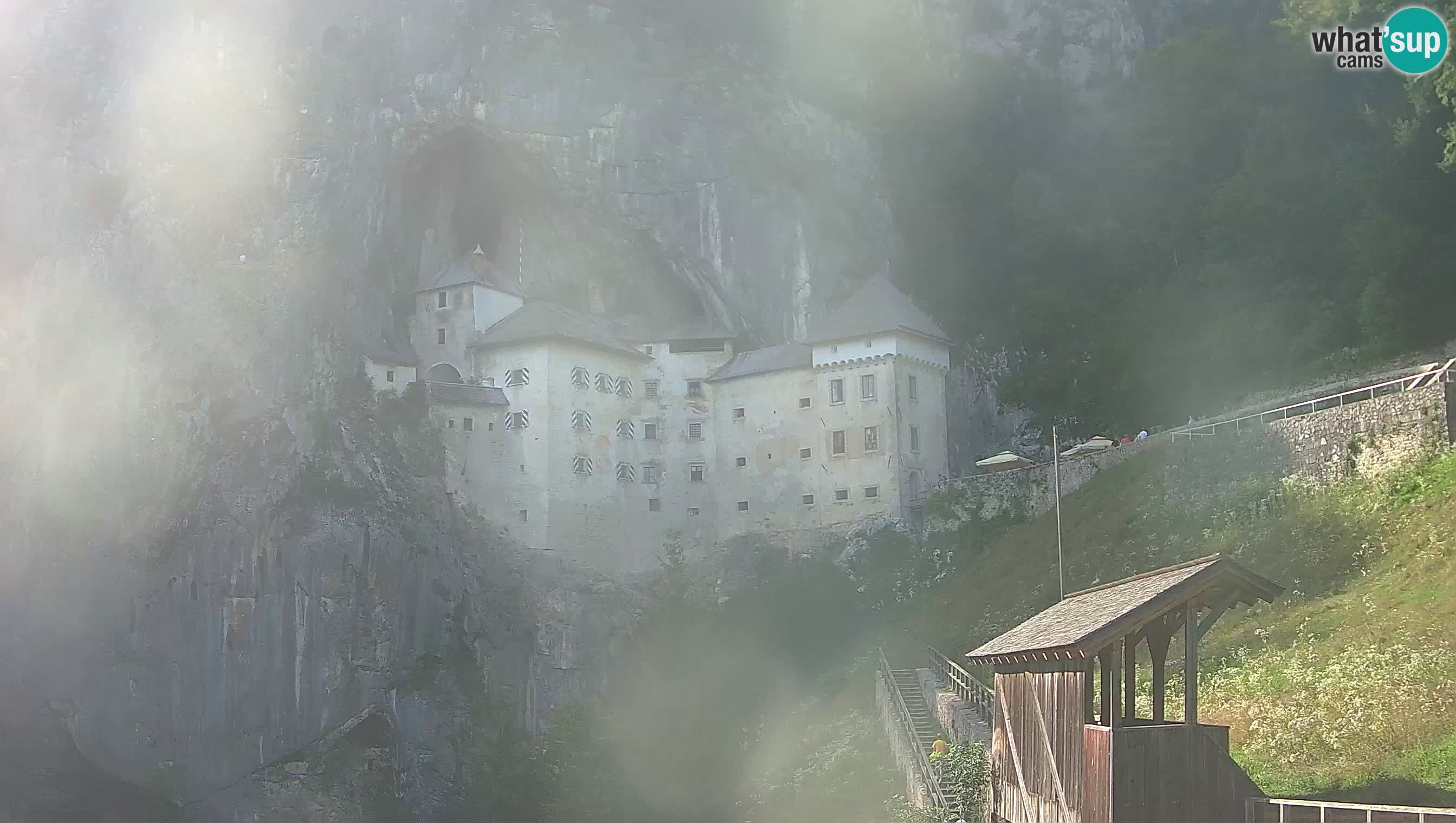 Web kamera Predjamski dvorac – Postojna – Slovenija