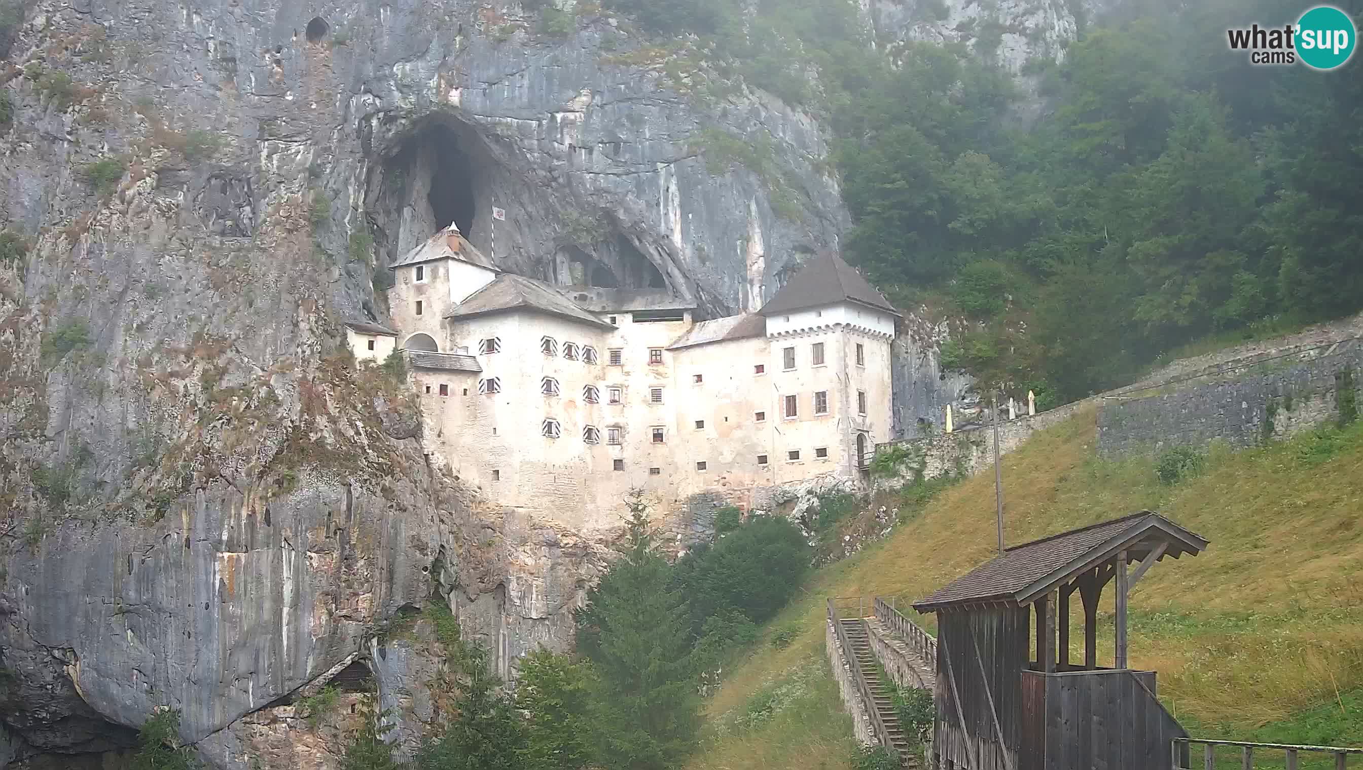 Live Webcam Höhlenburg Predjama – Postojna – Slowenien