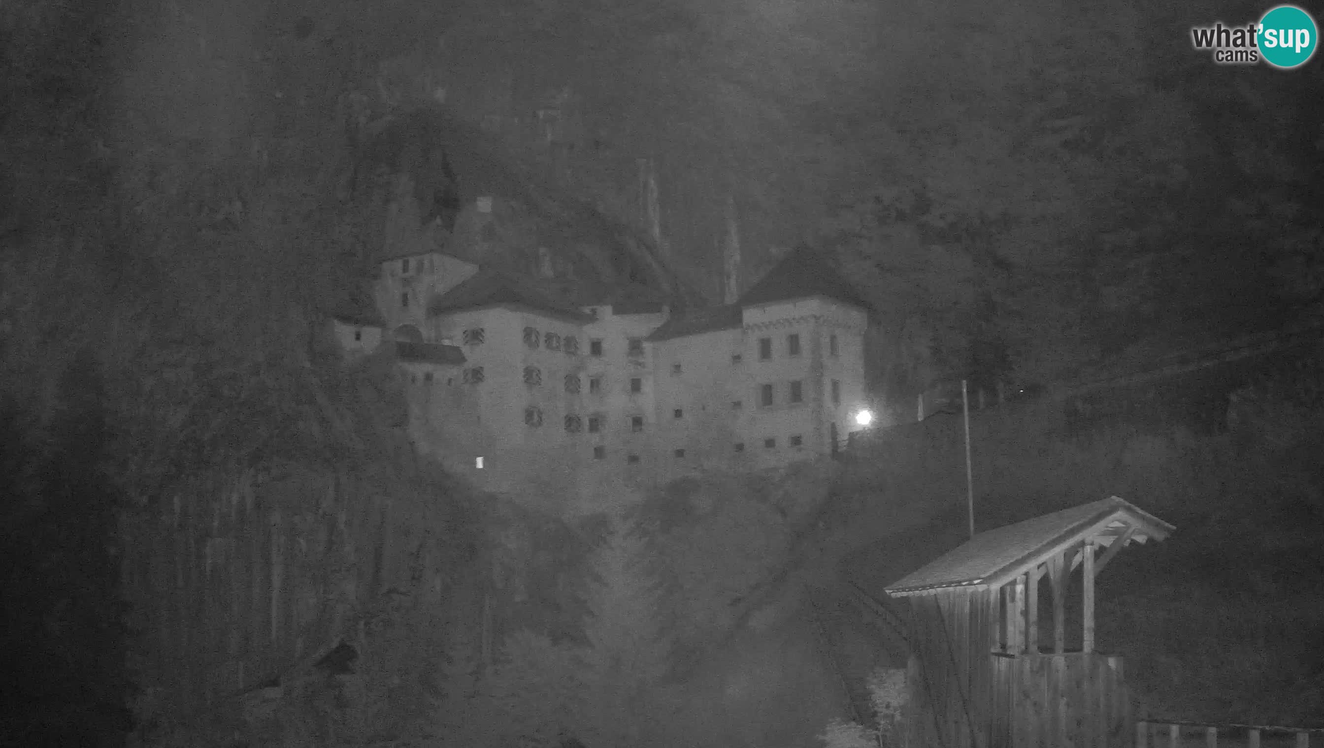 Spletna kamera Predjamski grad – Grad Predjama – Postojna