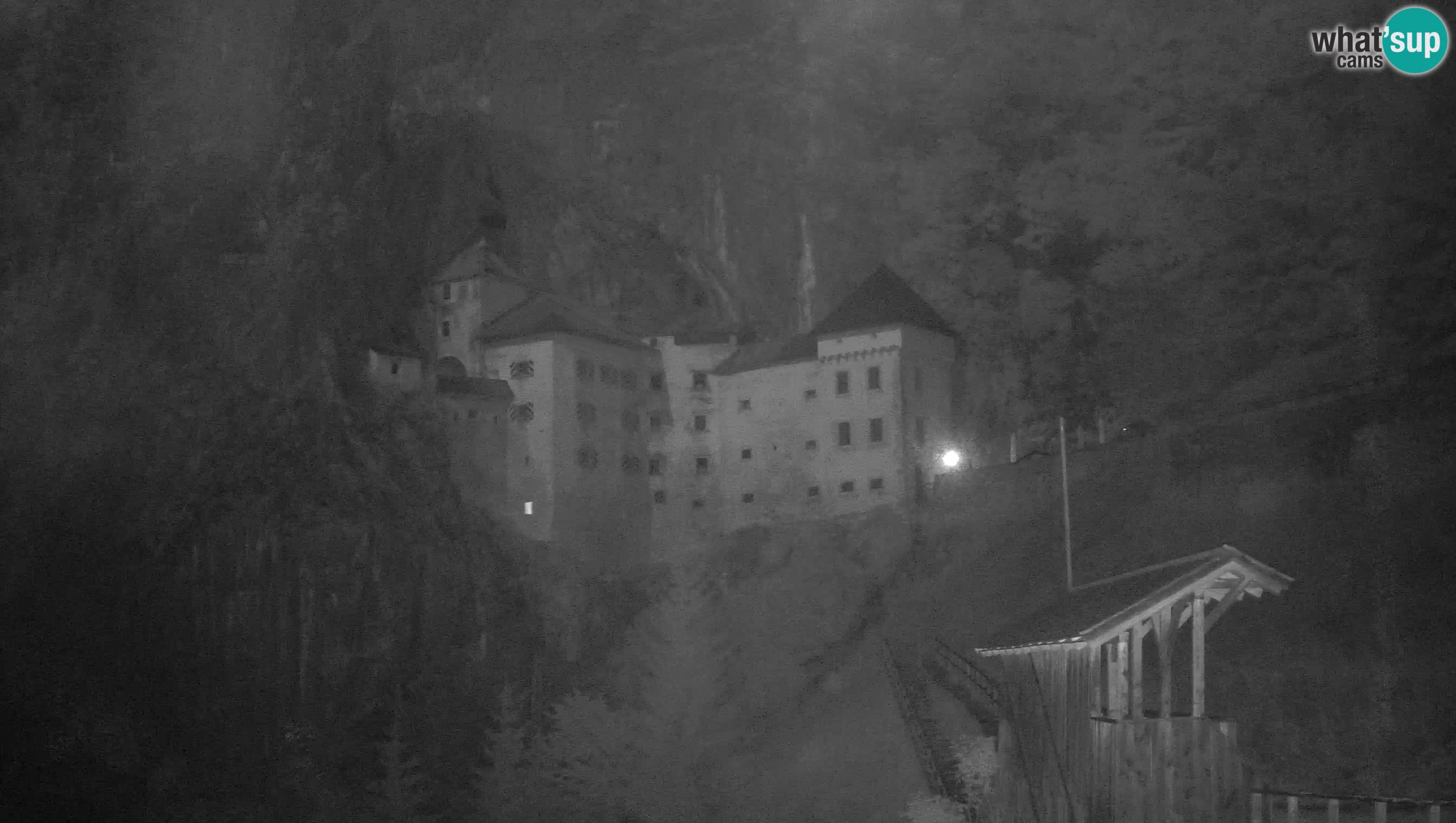 Spletna kamera Predjamski grad – Grad Predjama – Postojna