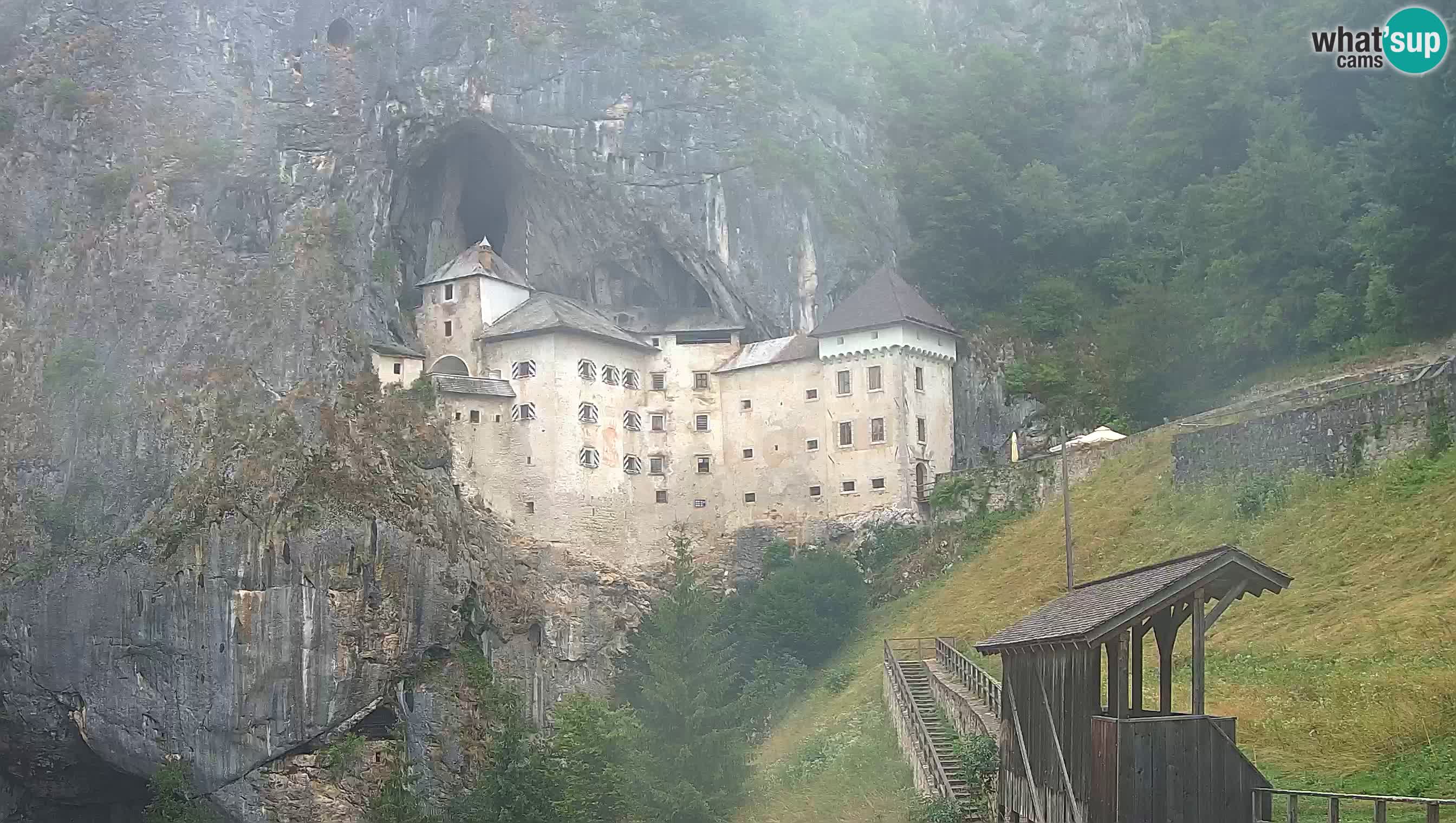 Live Webcam Grad Predjama – Château de Predjama – Postojna – Slovénie