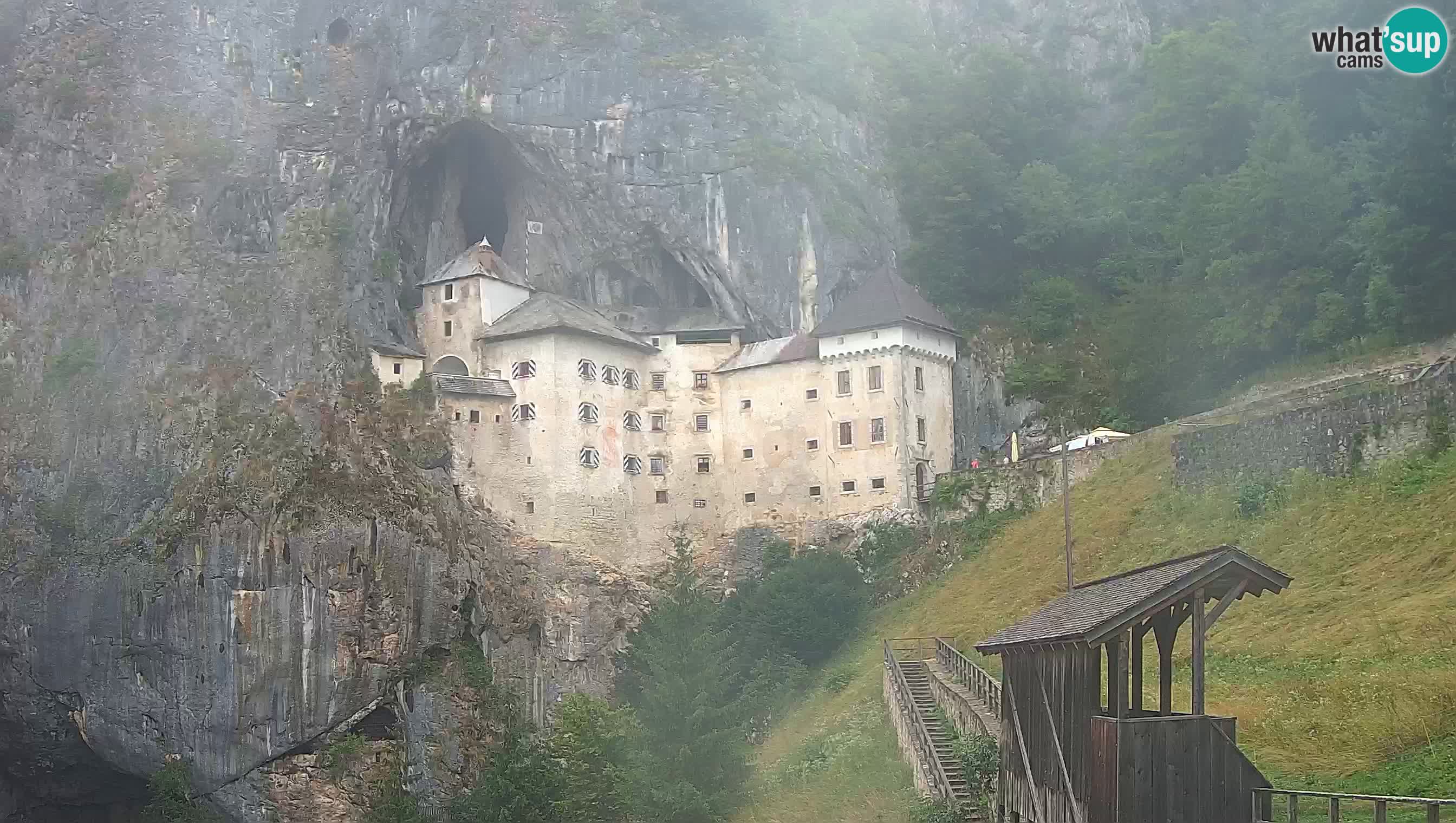 Live Webcam Grad Predjama – Château de Predjama – Postojna – Slovénie