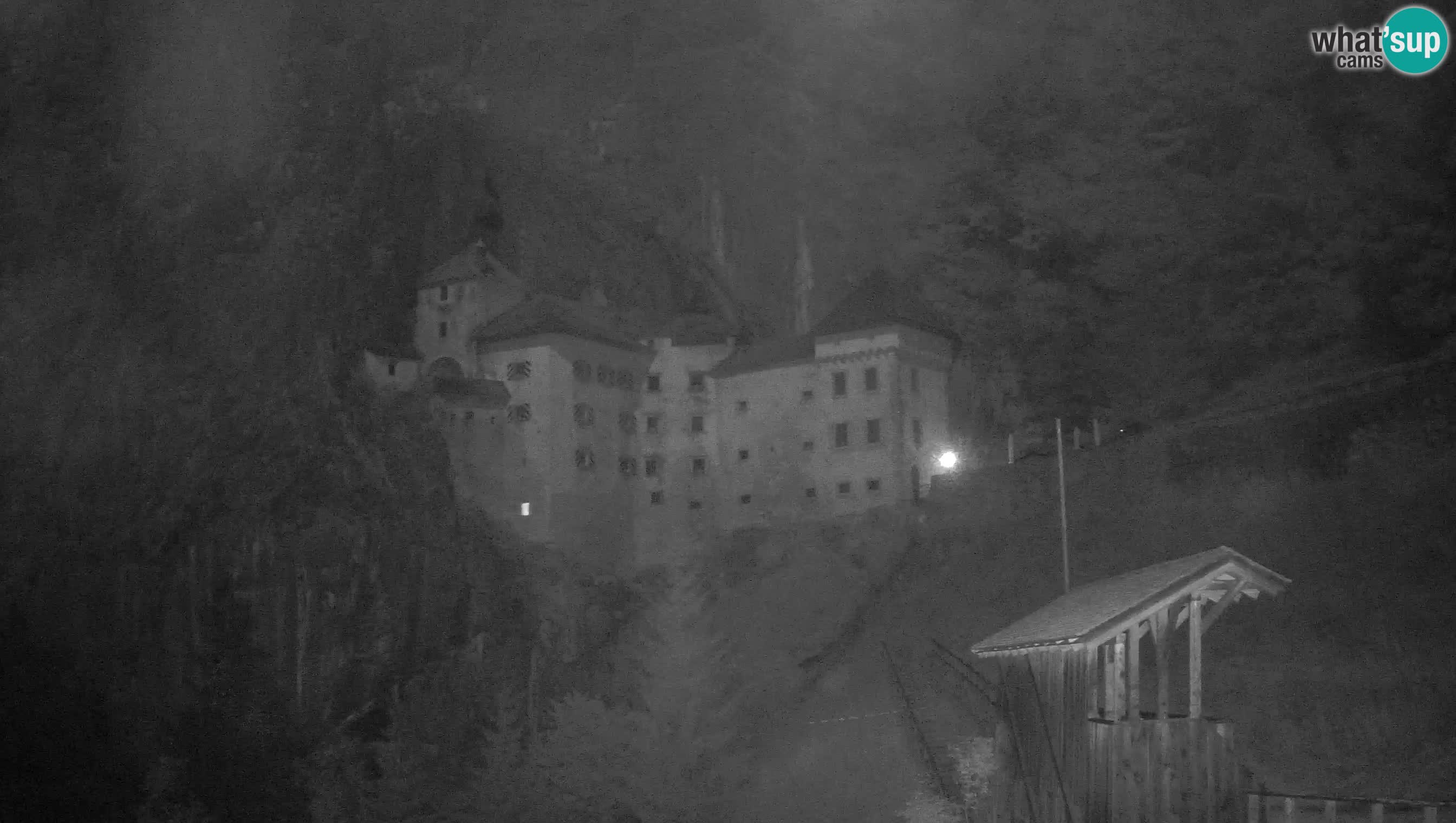 Spletna kamera Predjamski grad – Grad Predjama – Postojna
