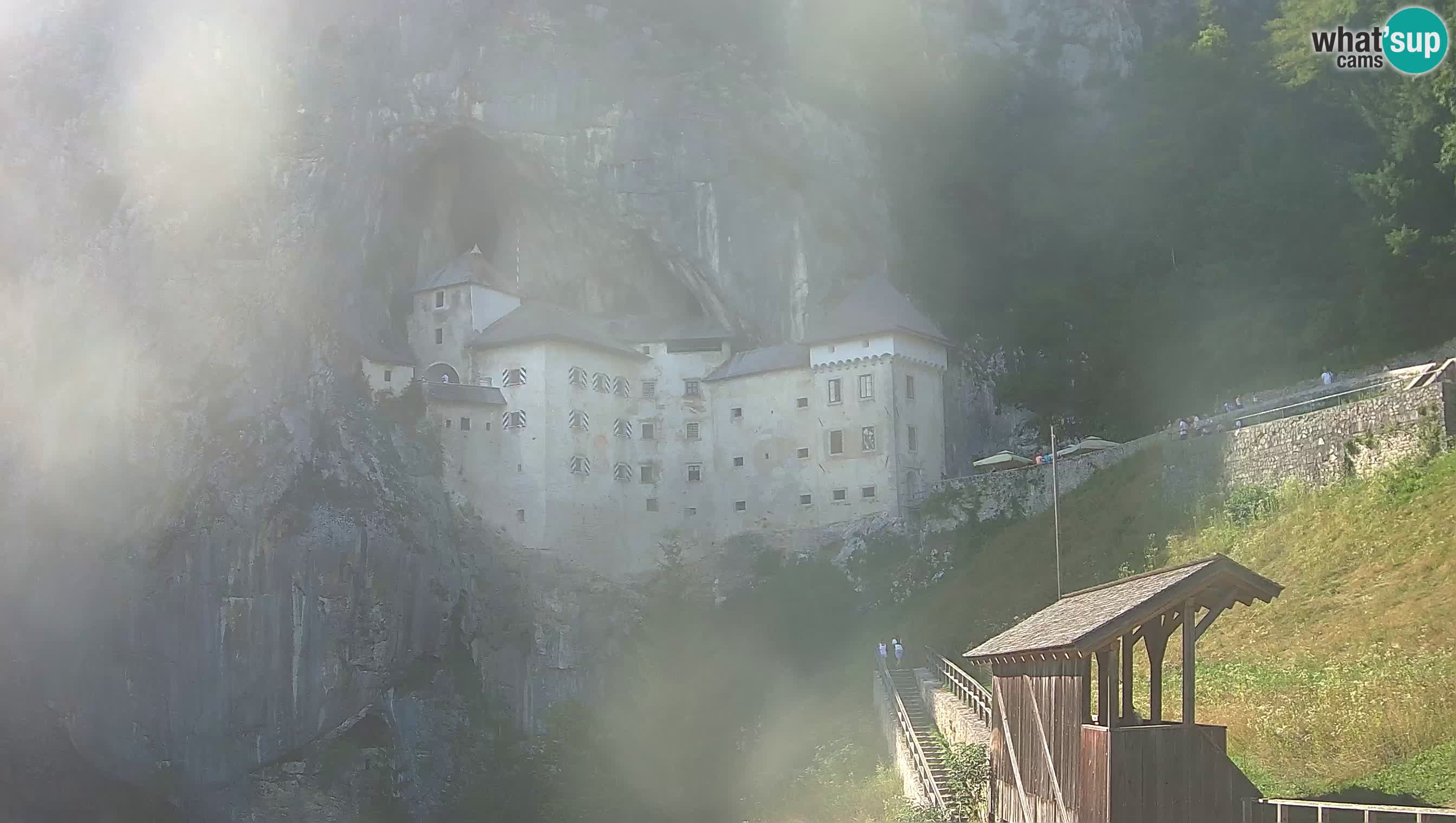 Live Webcam Grad Predjama – Château de Predjama – Postojna – Slovénie