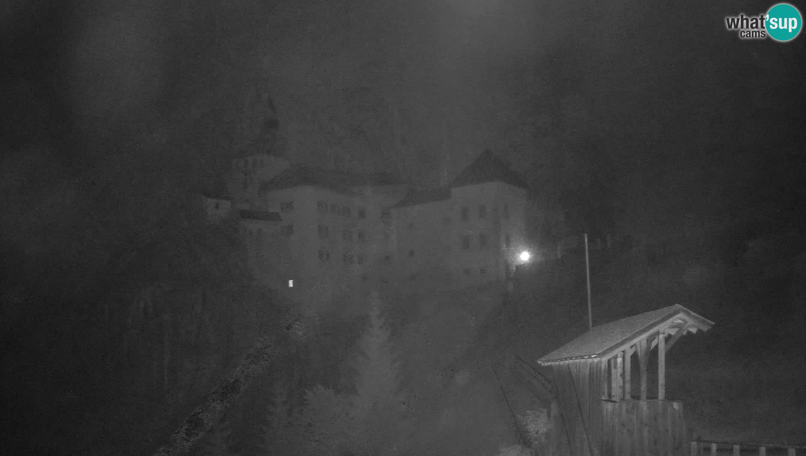 Spletna kamera Predjamski grad – Grad Predjama – Postojna