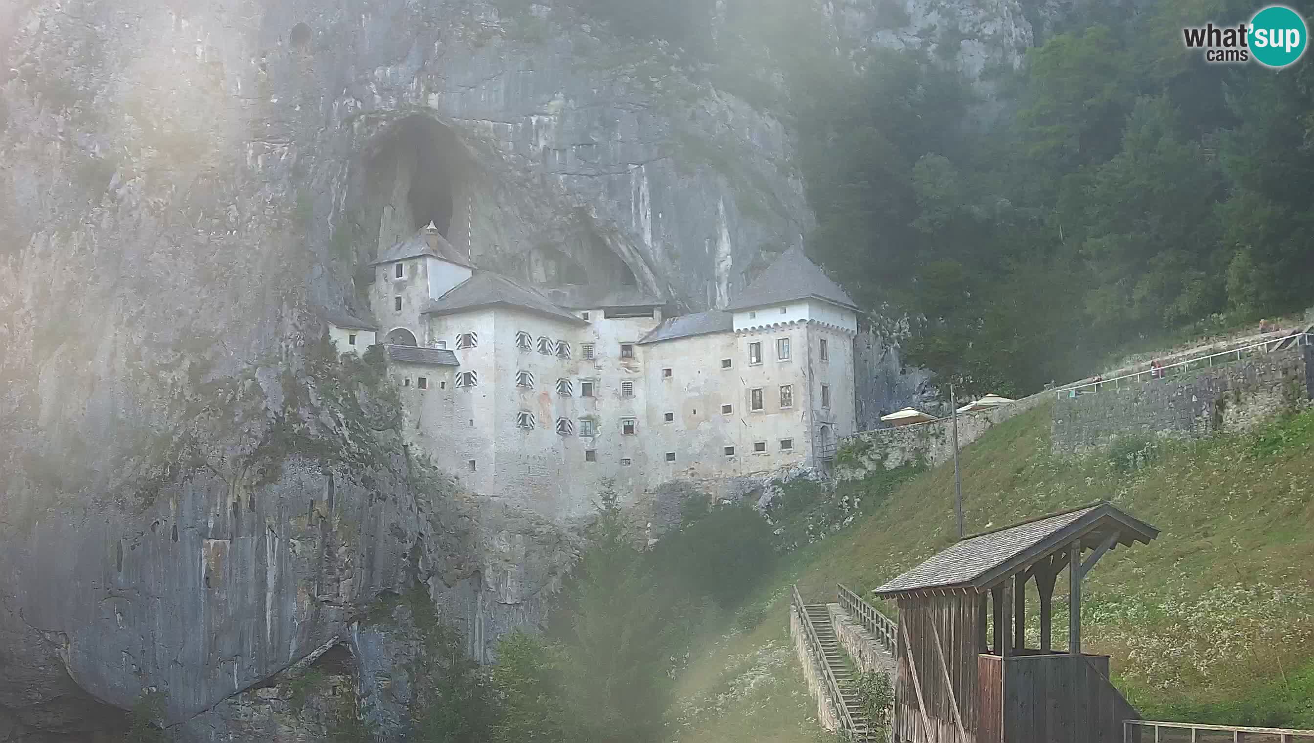 Web kamera Predjamski dvorac – Postojna – Slovenija