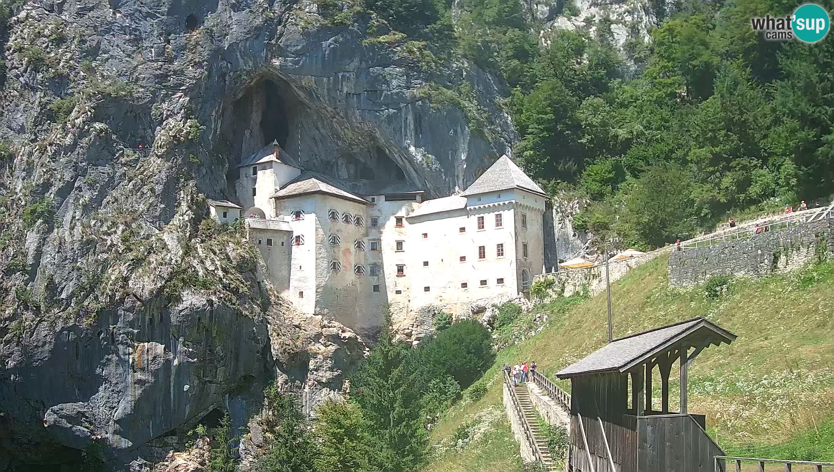 Spletna kamera Predjamski grad – Grad Predjama – Postojna
