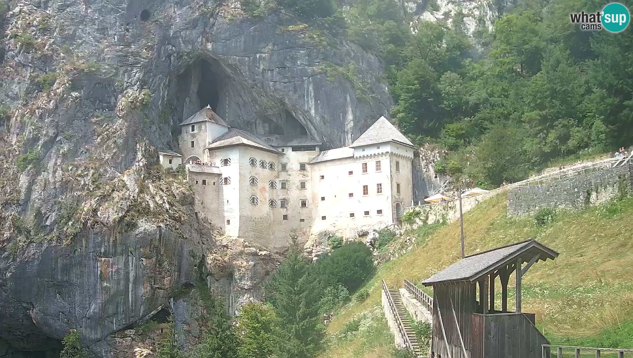 Spletna kamera Predjamski grad – Grad Predjama – Postojna