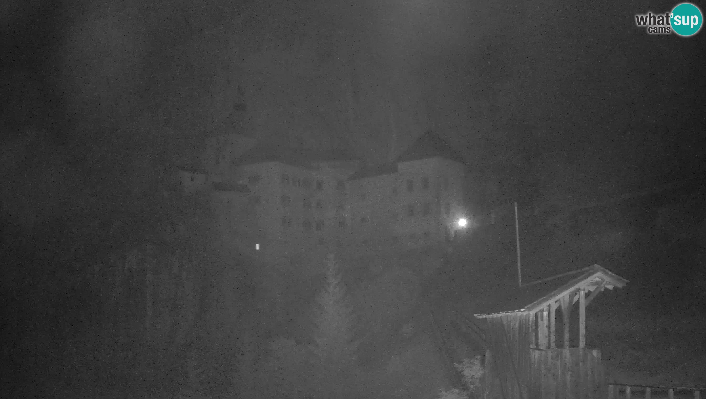 Spletna kamera Predjamski grad – Grad Predjama – Postojna